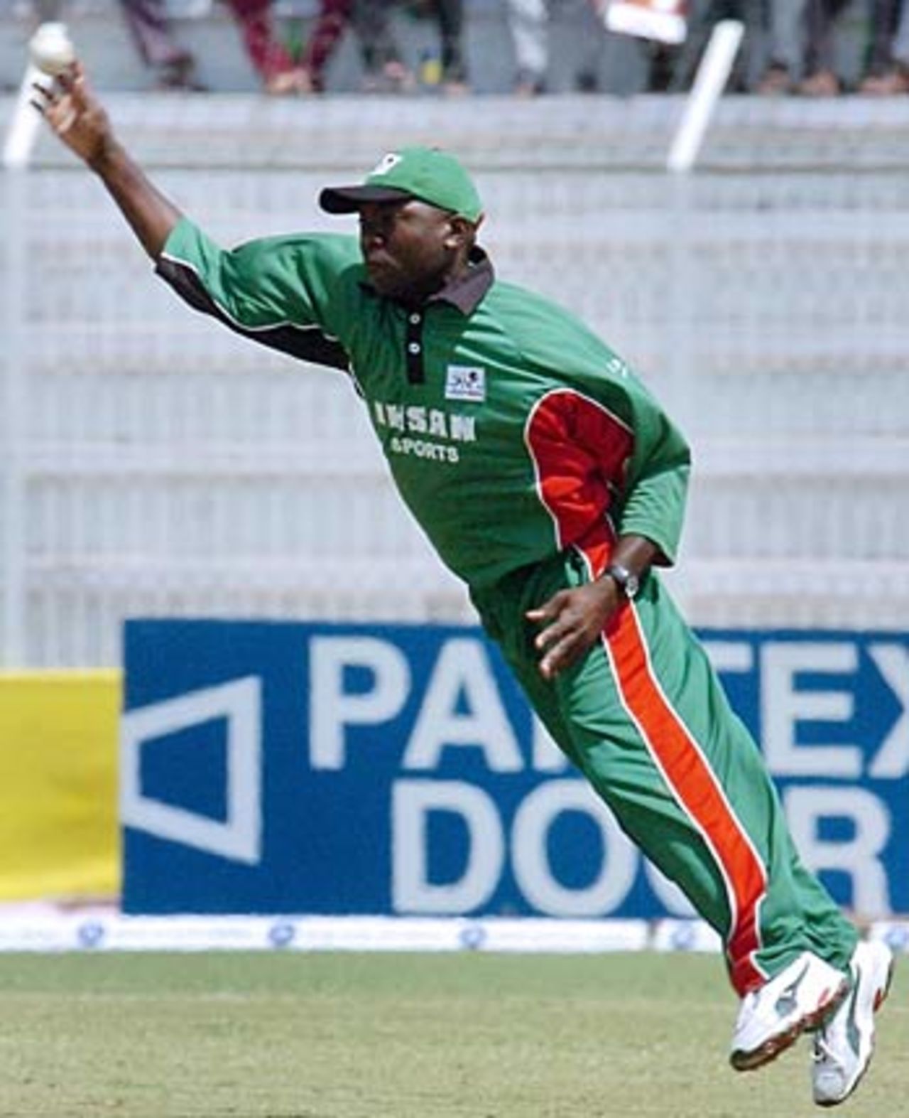 Steve Tikolo leaps to field, Bangladesh v Kenya, 1st ODI, Bogra, March 17, 2006