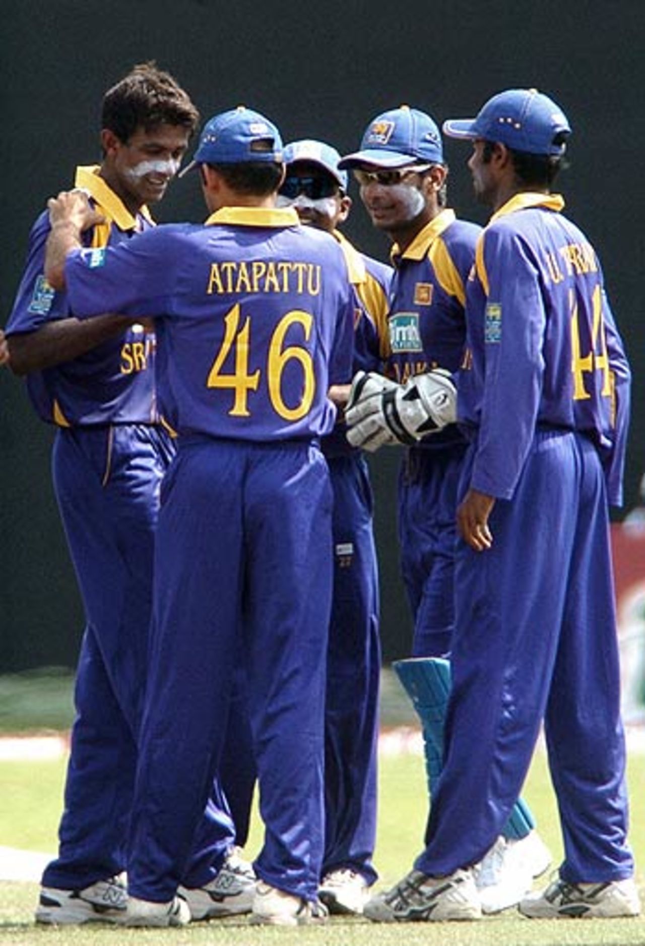 Sri Lanka celebrate a strike, Sri Lanka v Pakistan , 1st ODI, Colombo (RPS), March 17 2006