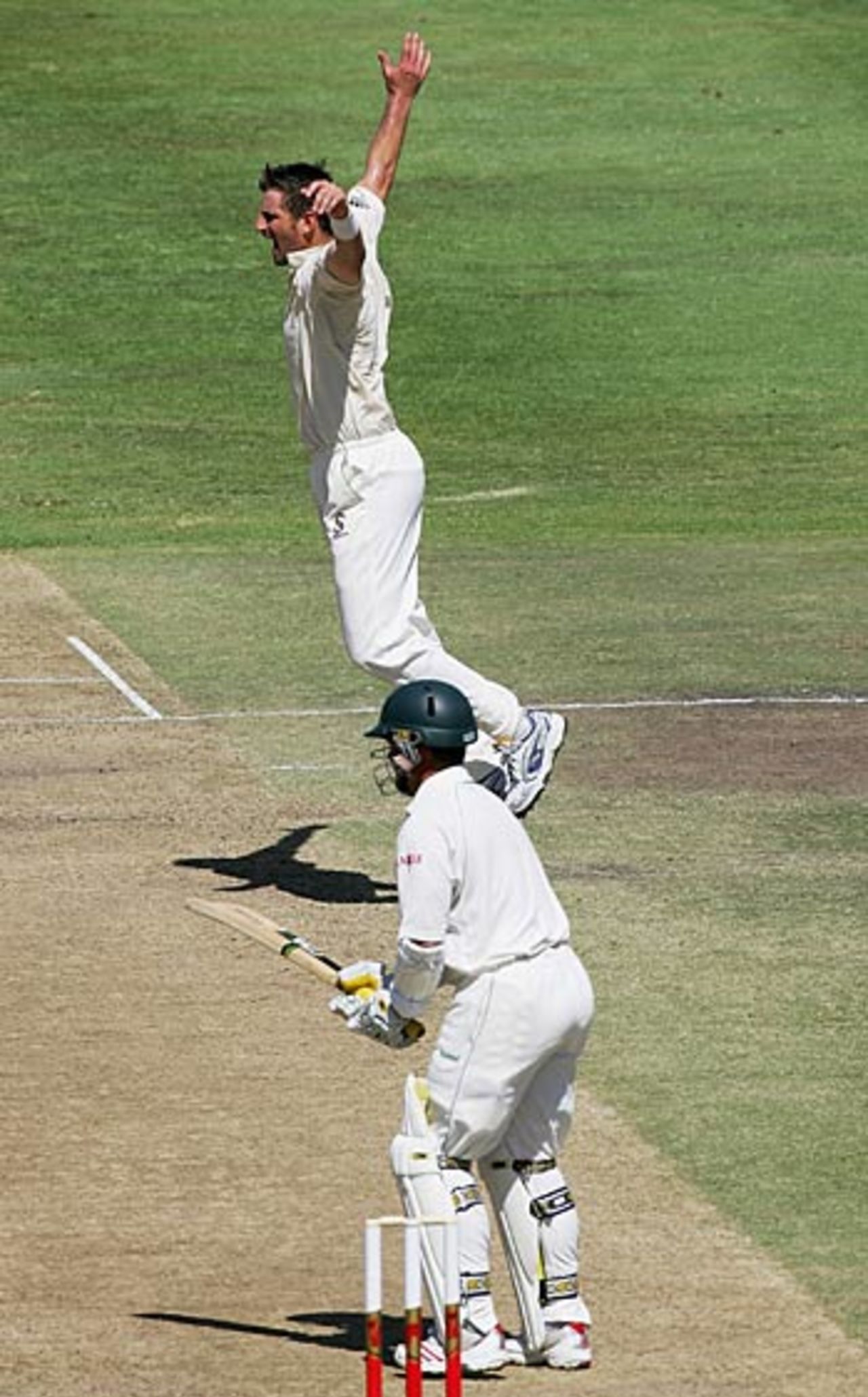 Michael Kasprowicz celebrates removing Mark Boucher as South Africa slump further into trouble, South Africa v Australia, 1st Test, Cape Town, March 18, 2006