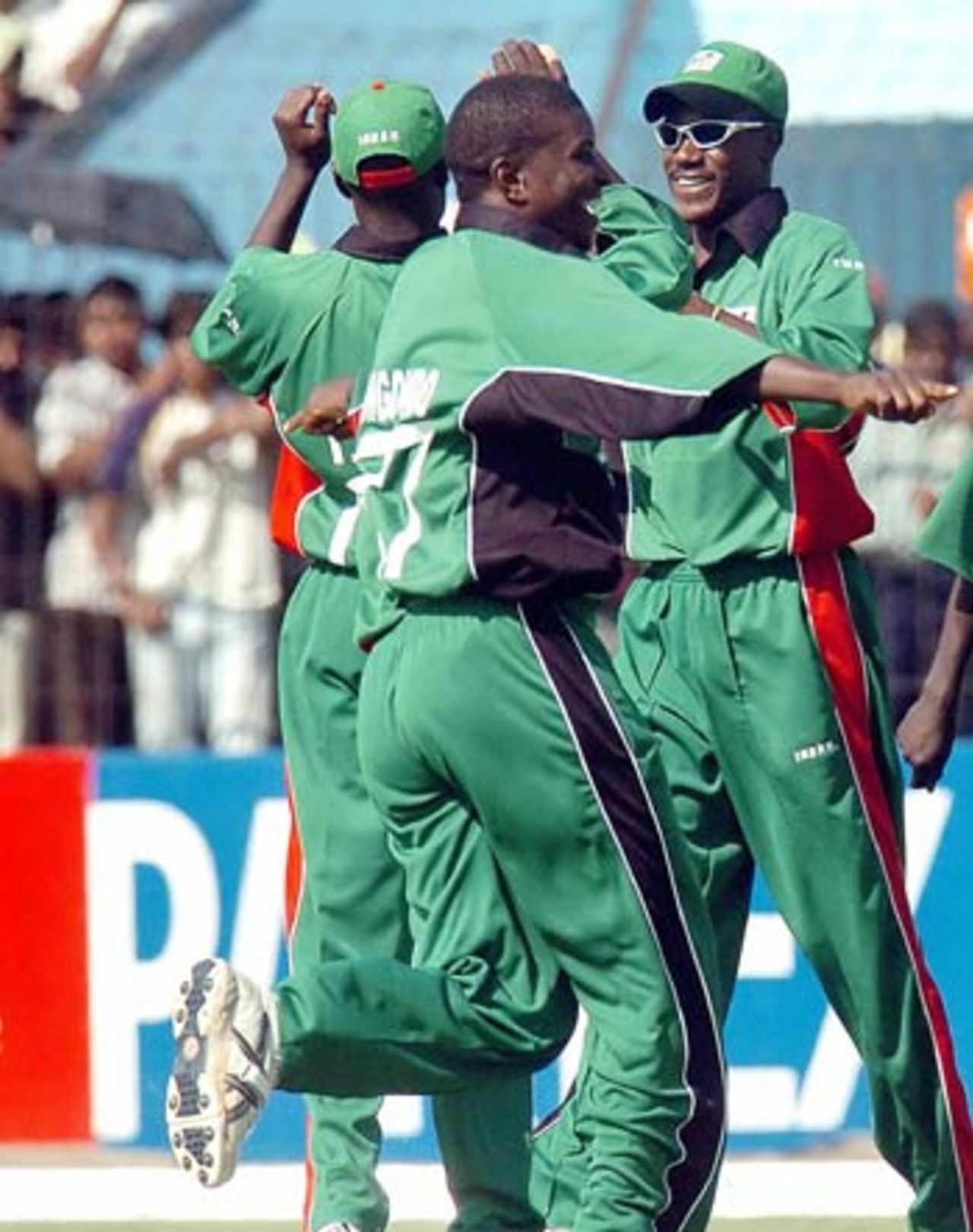 Peter Ongondo celebrates Shahriar Nafees's wicket, Bangladesh v Kenya, 2nd ODI, Khulna, March 20, 2006