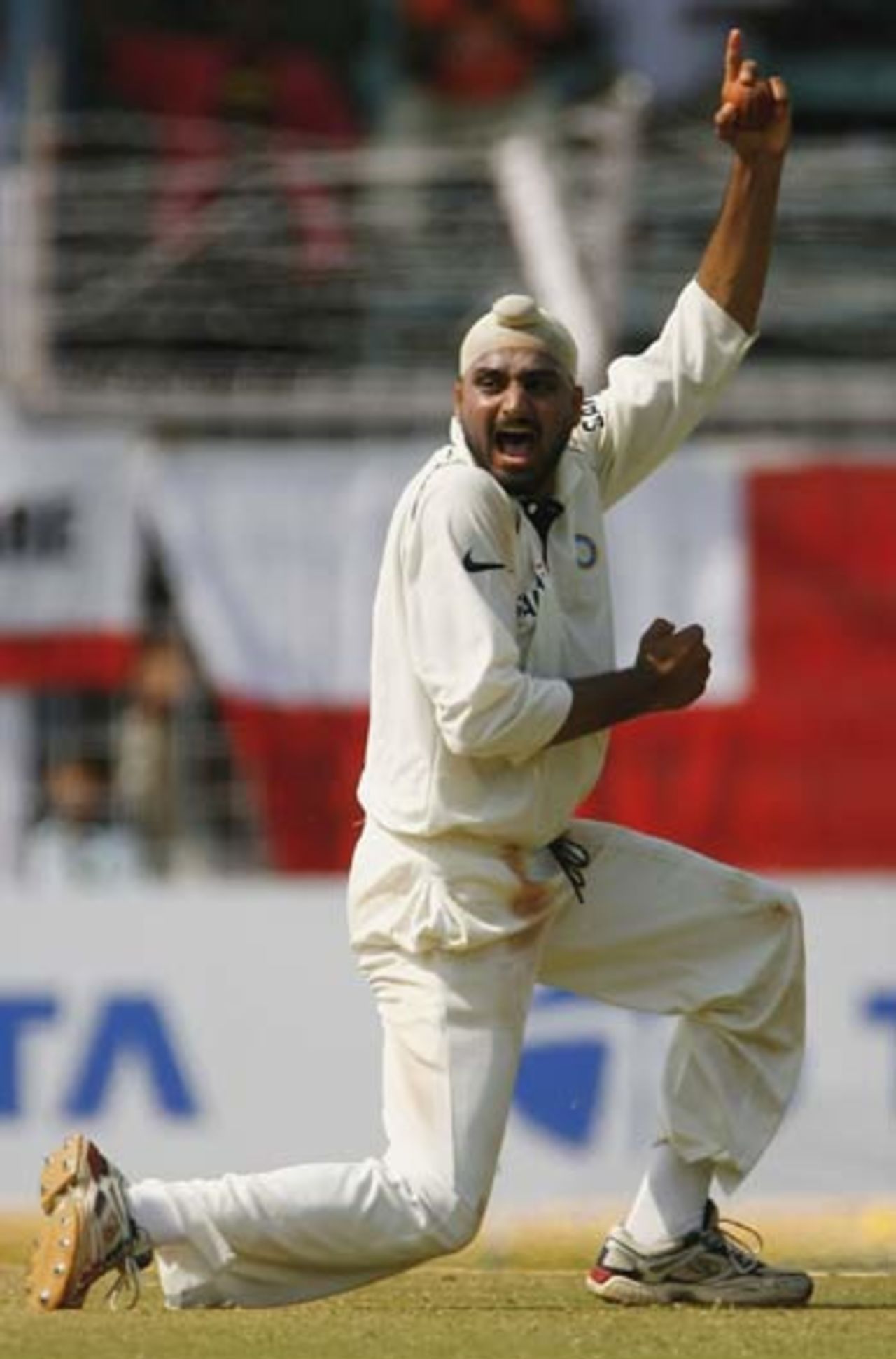 Harbhajan Singh appeals for one of his two wickets, India v England, 3rd Test, Mumbai, 4th day, March 21 2006