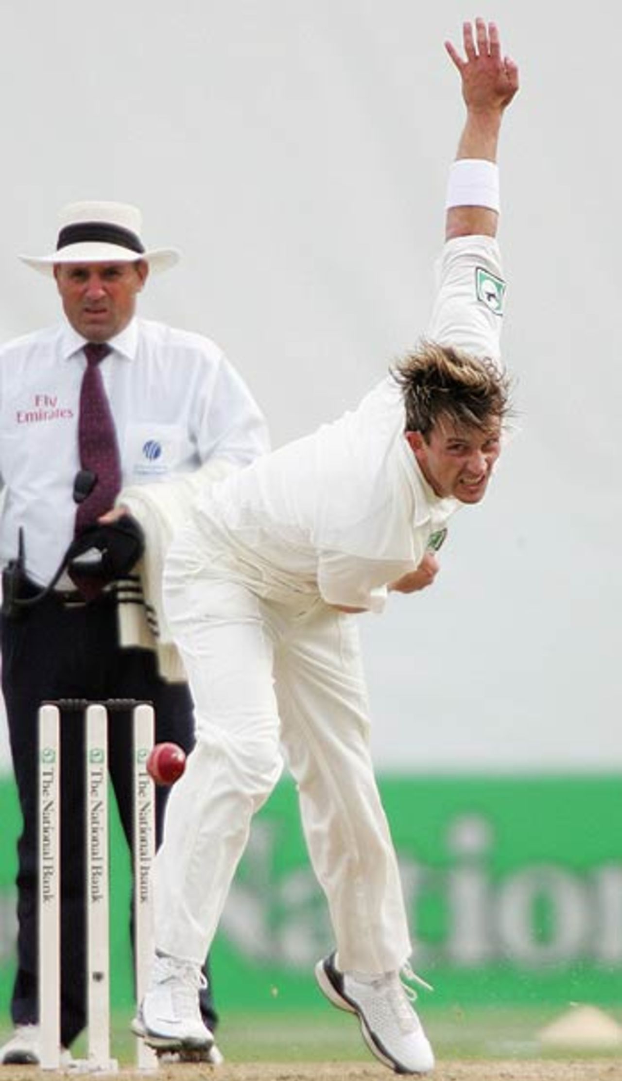 Shane Bond bowls against West Indies at Napier, New Zealand v West Indies, 3rd Test, Napier, 1st day, March 25, 2006