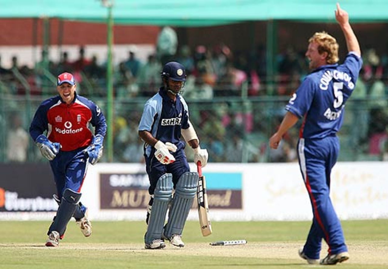 Matt Prior and Paul Collingwood celebrate the wicket of Venugopal Rao during the tour match at Jaipur, Rajasthan Cricket Association President's XI v England XI, Jaipur, March 25, 2006