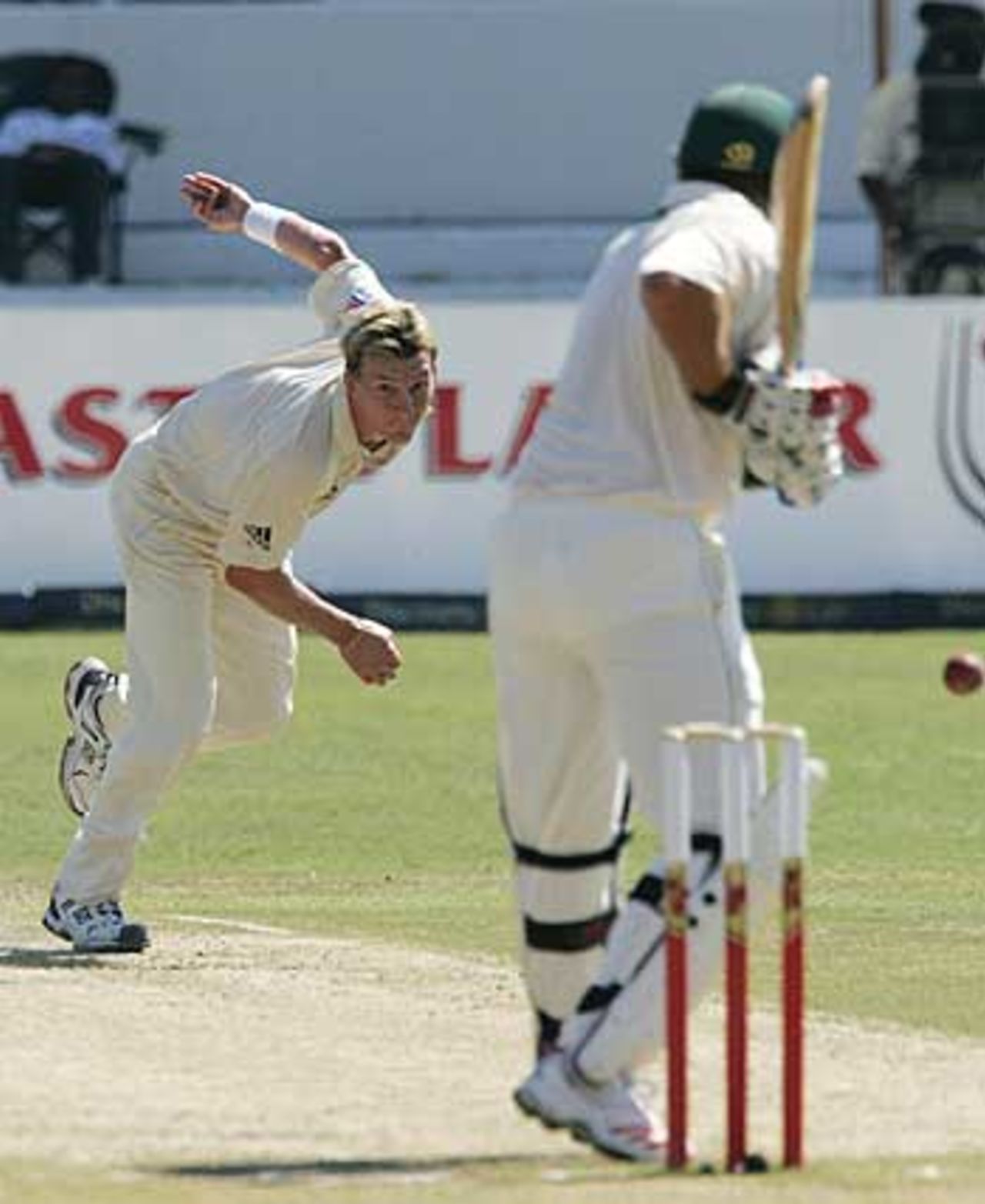 Always watchful: Jacques Kallis lets a Brett Lee missile go through, South Africa v Australia, 2nd Test, Durban, March 26, 2006