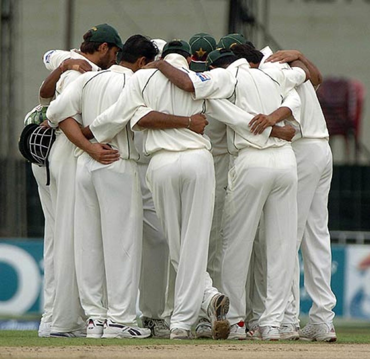 Pakistan celebrate Upul Tharanga's wicket, Sri Lanka v Pakistan, 1st Test, Colombo (SSC), 2nd day, March 27, 2006