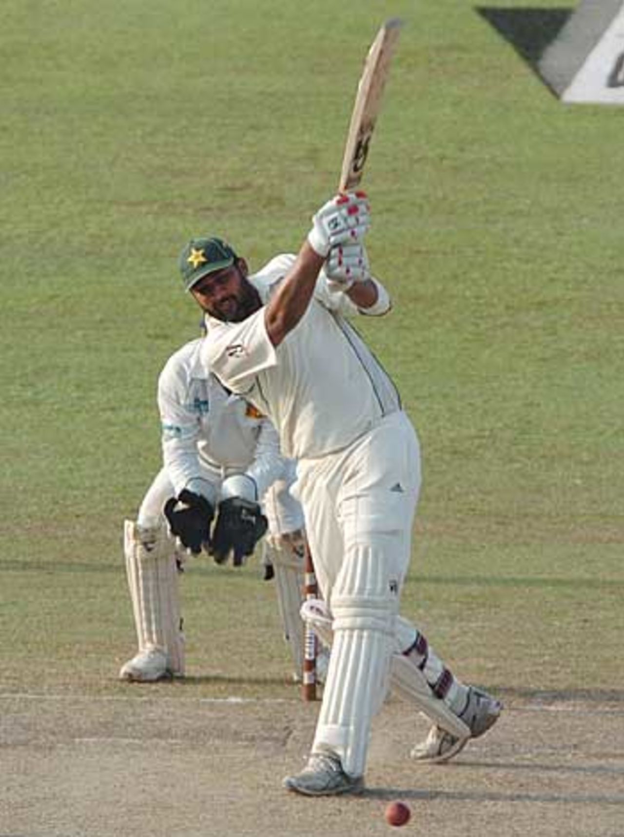 Inzamam-ul-Haq goes on the attack, Sri Lanka v Pakistan, 1st Test, Colombo (SSC), 2nd day,  March 27, 2006