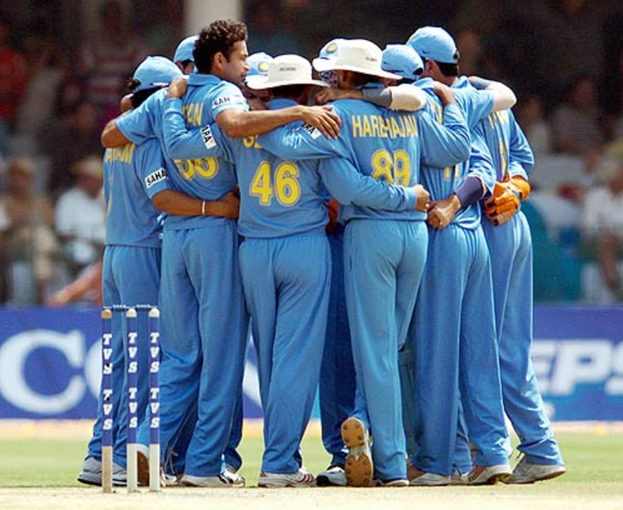The huddle after the storm, India v England, 1st ODI, New Delhi, March 28 2006