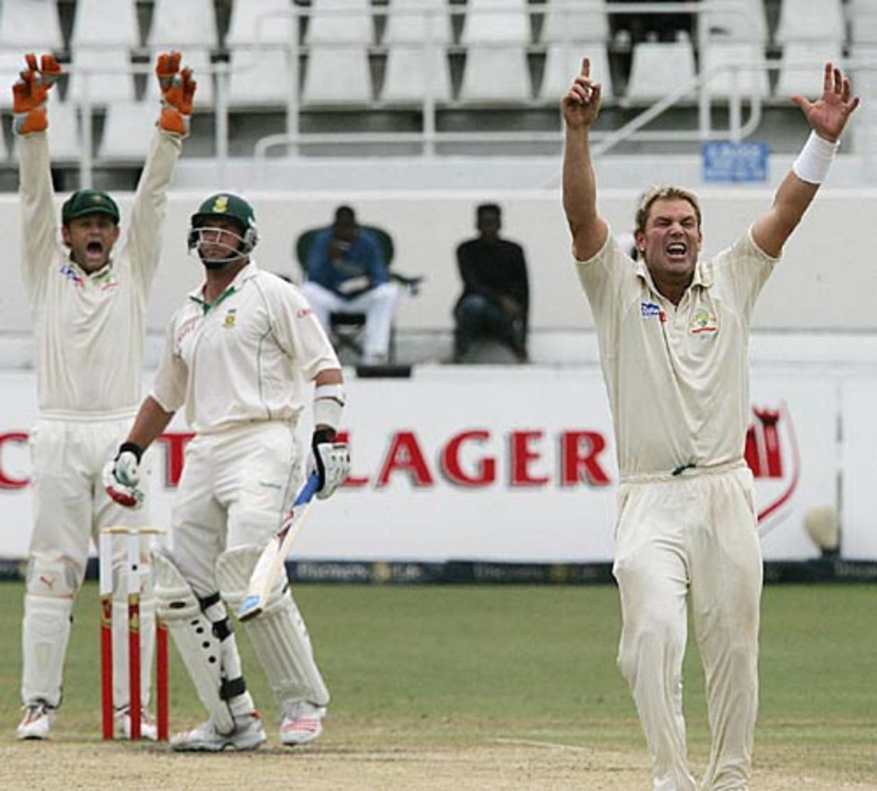 Shane Warne traps Jacques Kallis cheaply, South Africa v Australia, 2nd Test, Durban, March 28, 2006