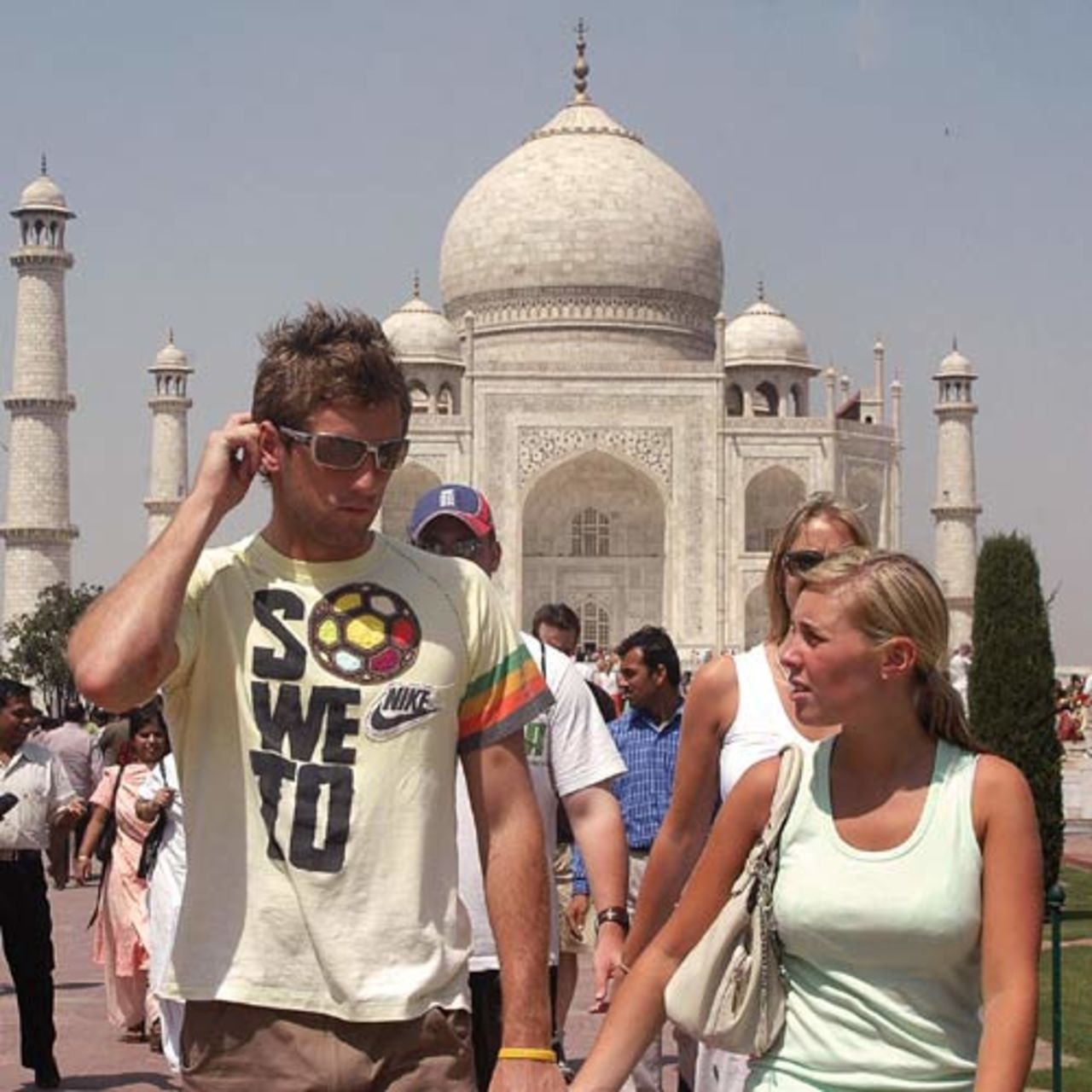 Liam Plunkett and his partner visit the Taj Mahal, March 29, 2006