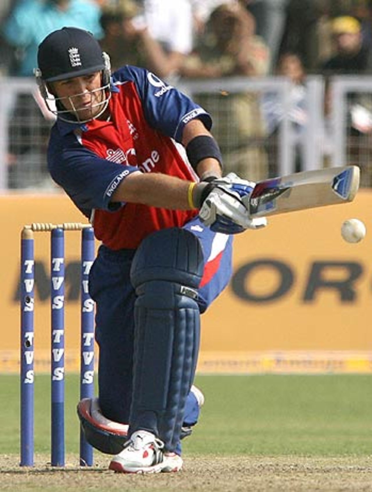 Matt Prior sweeps his way to 33, India v England, 2nd ODI, Faridabad, March 31, 2006