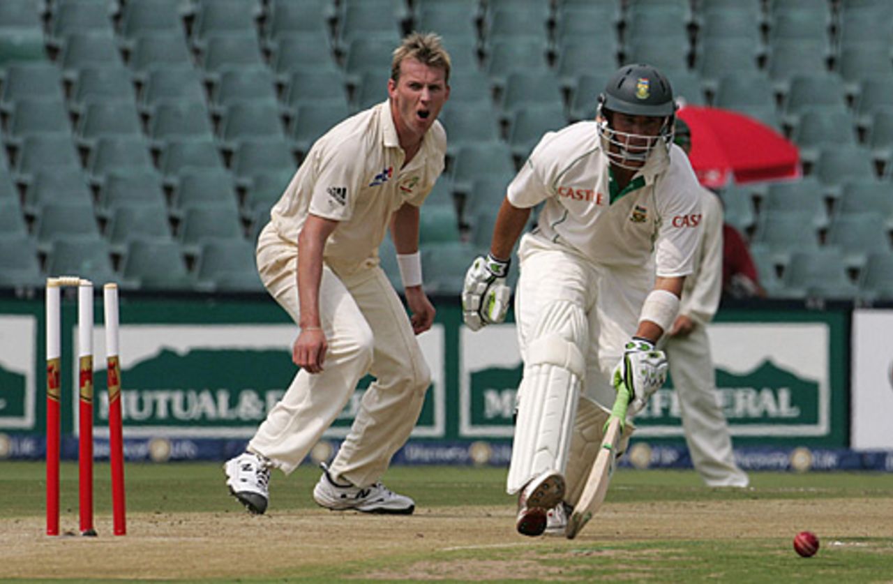 Herschelle Gibbs, the non-striker, narrowly avoids being run out by Brett Lee, South Africa v Australia, 3rd Test, Johannesburg, March 31, 2006