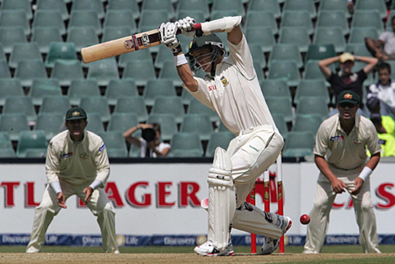 Boeta Dippenaar drives elegantly, South Africa v Australia, 3rd Test, Johannesburg, March 31, 2006