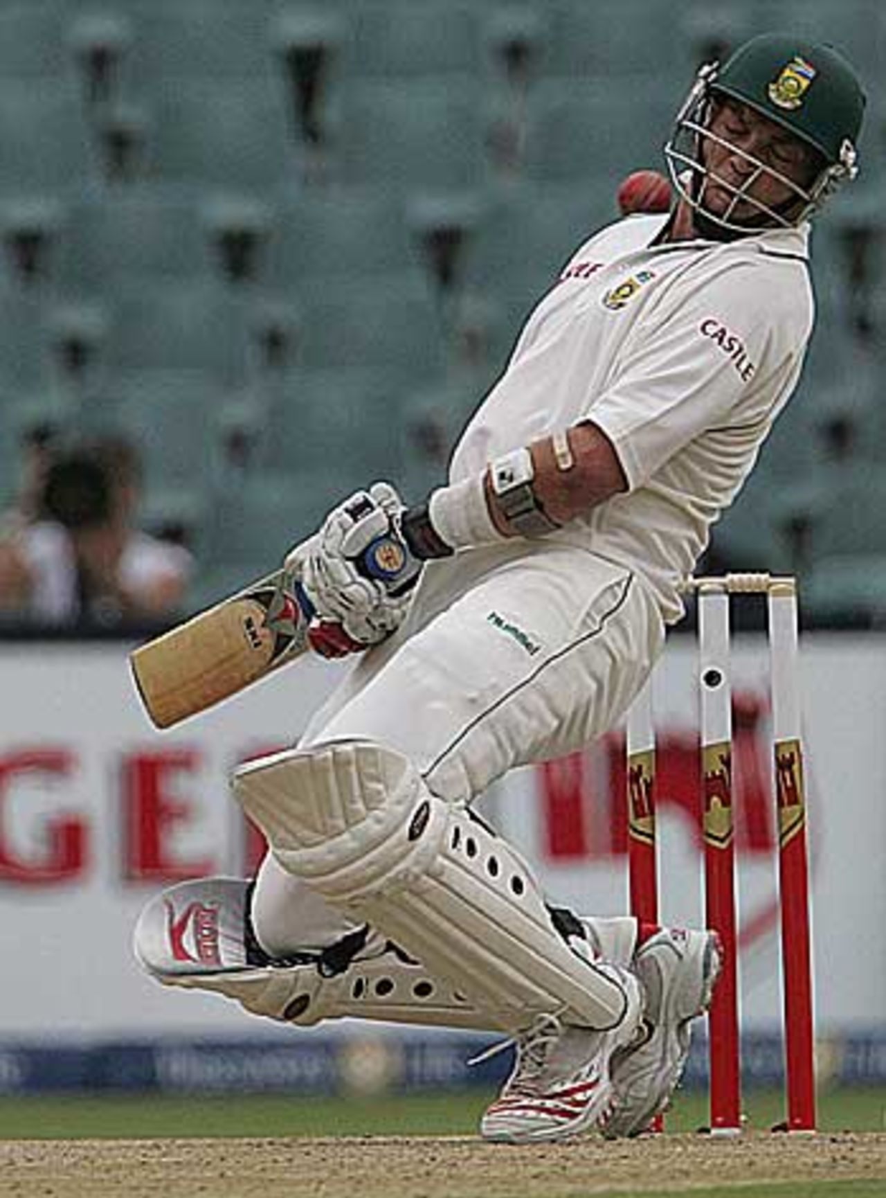 Jacques Kallis watches the ball fly past his right shoulder, South Africa v Australia, 3rd Test, Johannesburg, March 31, 2006