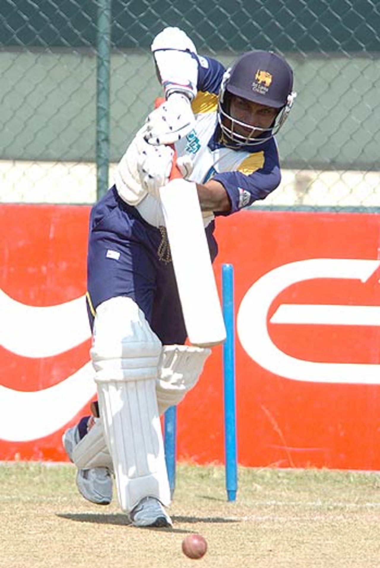 Sanath Jayasuriya practises ahead of his final Test, Kandy, April 2, 2006