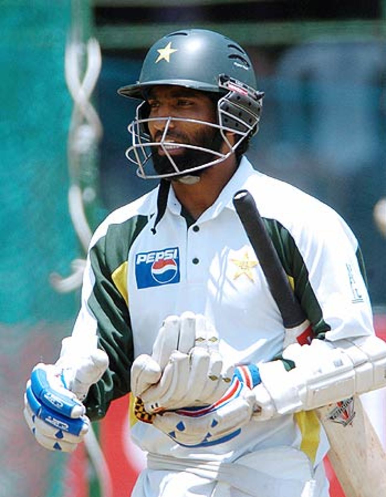 Mohammad Yousuf is fit to play the second Test, Kandy, April 2, 2006