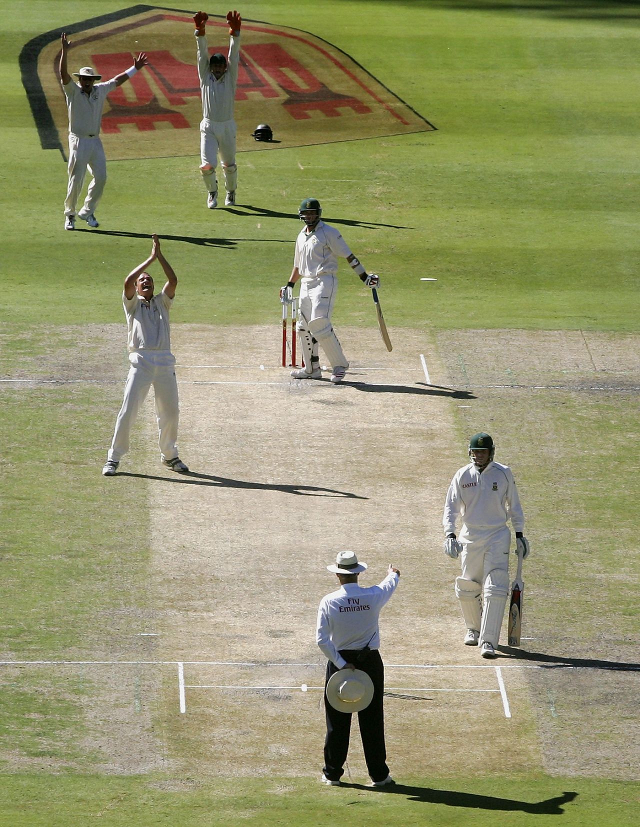 Stuart Clark traps Jacques Kallis lbw during a superb spell on the third afternoon, South Africa v Australia, 3rd Test, Johannesburg, April 2, 2006