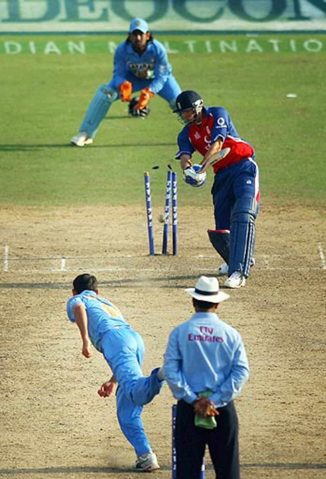 Ajit Agarkar castles Sajid Mahmood as India win by 49 runs, India v England, 3rd ODI, Goa, April 3, 2006
