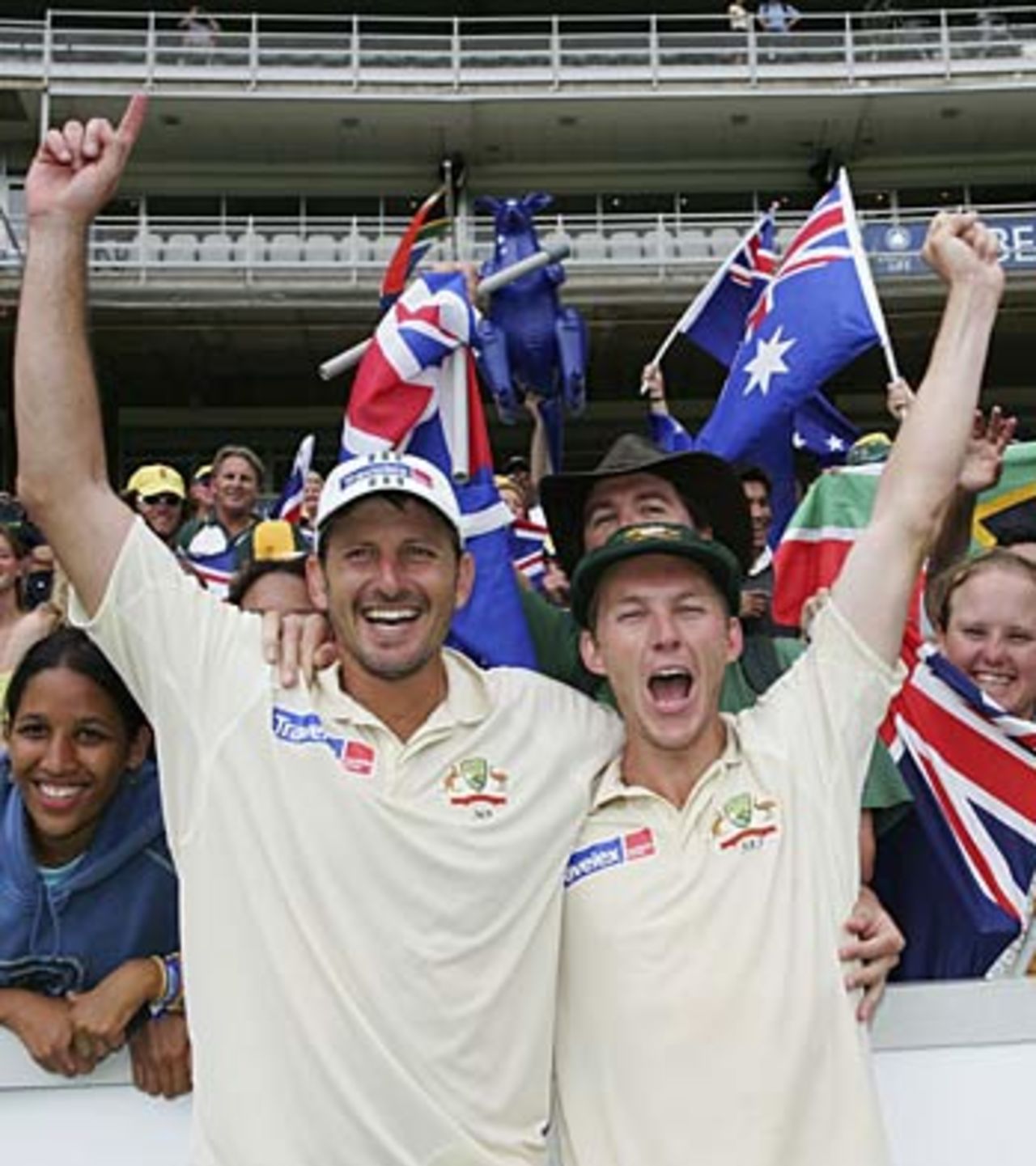 Michael Kasprowicz, Brett Lee and fans celebrate, South Africa v Australia, 3rd Test, Johannesburg, 5th day, April 4, 2006