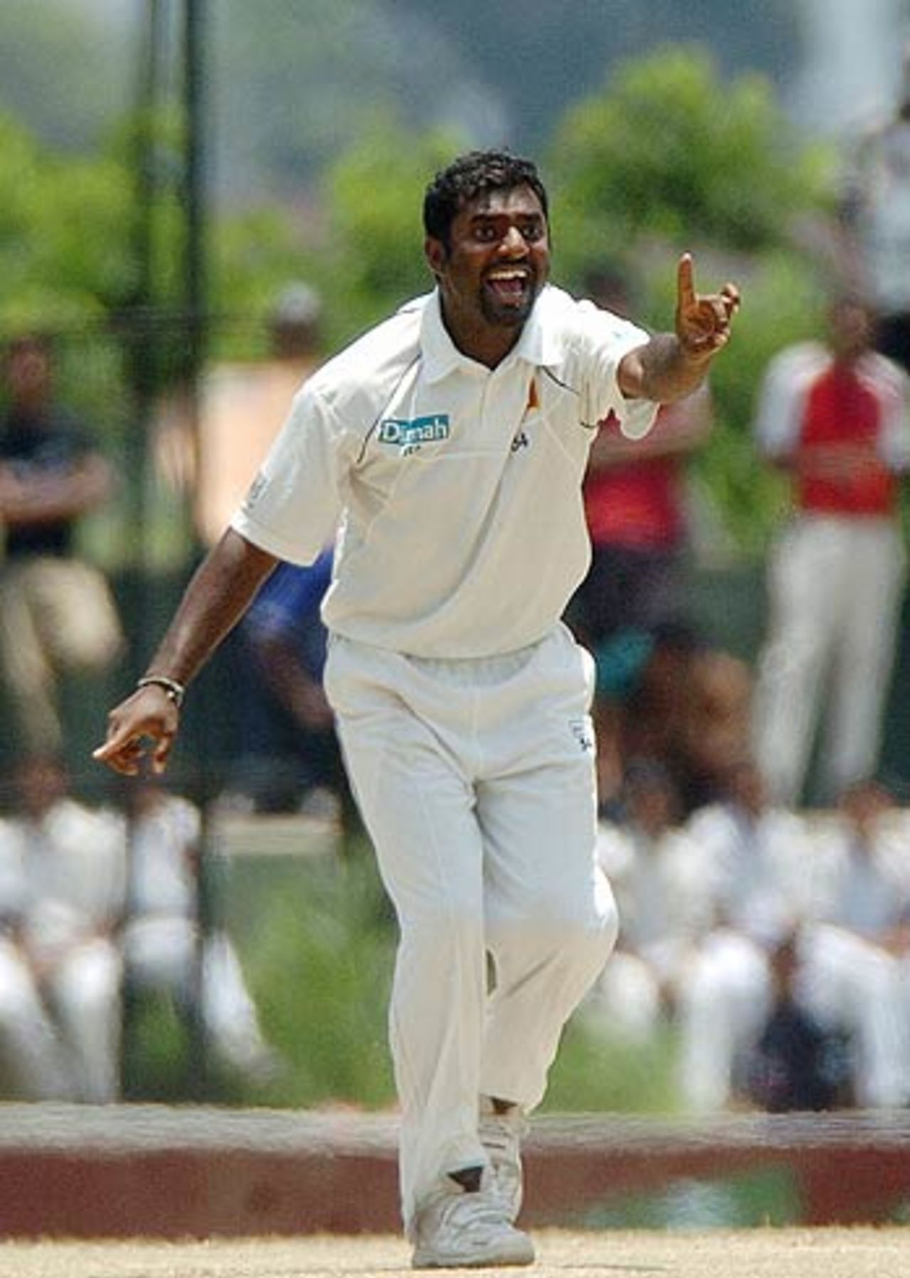 Muttiah Muralitharan asks the question, Sri Lanka v Pakistan, 2nd Test, Kandy, 3rd day, April 5, 2006