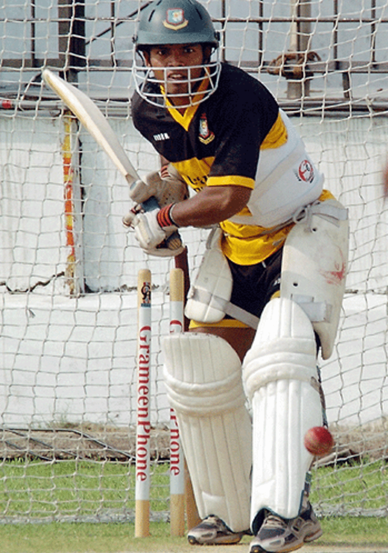 Rajin Saleh bats at the Mirpur Stadium nets on the eve of the first Test against Australia, Dhaka, April 8, 2006