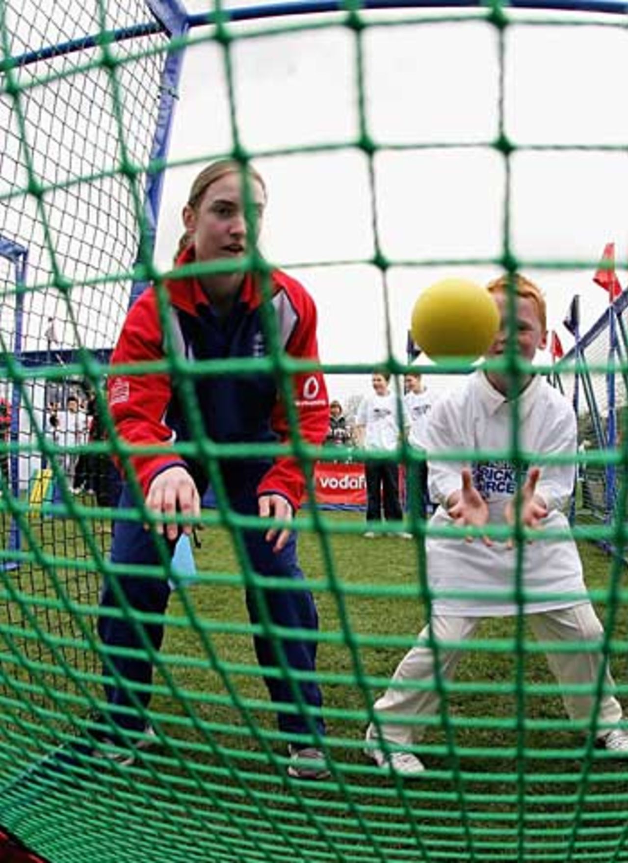 Beth Morgan passes on her catching skills at the NatWest CricketForce 2006 event, Upminster Cricket Club, Essex, April 7, 2006