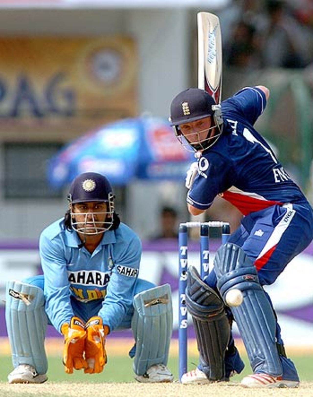 Ian Bell lines up to cut, India v England, 6th ODI, Jamshedpur, April 12, 2006