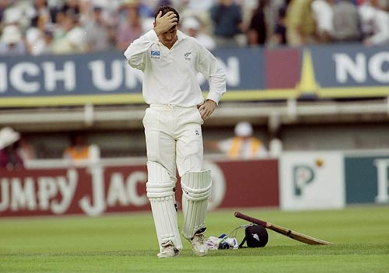 Stephen Fleming is disappointed as New Zealand crumble in the second innings, England v New Zealand, 1st Test, Edgbaston, July, 1999