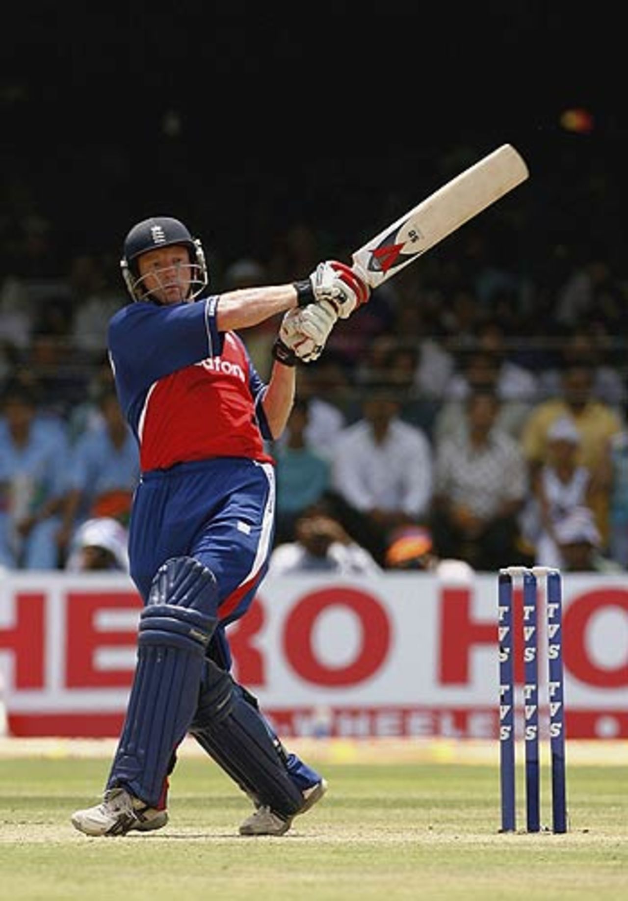 Paul Collingwood pulls en route to 64, India v England, 7th ODI, Indore, April 15 2006