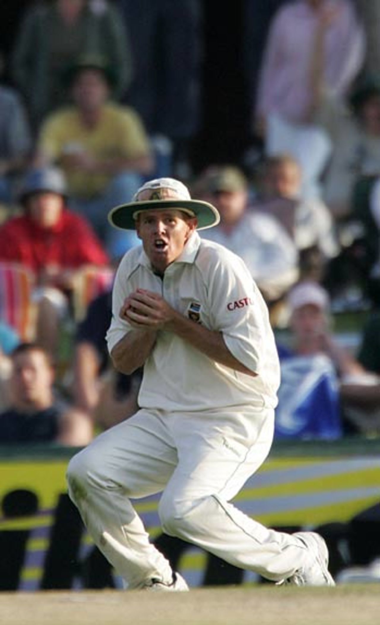 Shaun Pollock takes the catch to end Oram's innings, South Africa v New Zealand, 1st Test, Centurion Park, April 16, 2006
