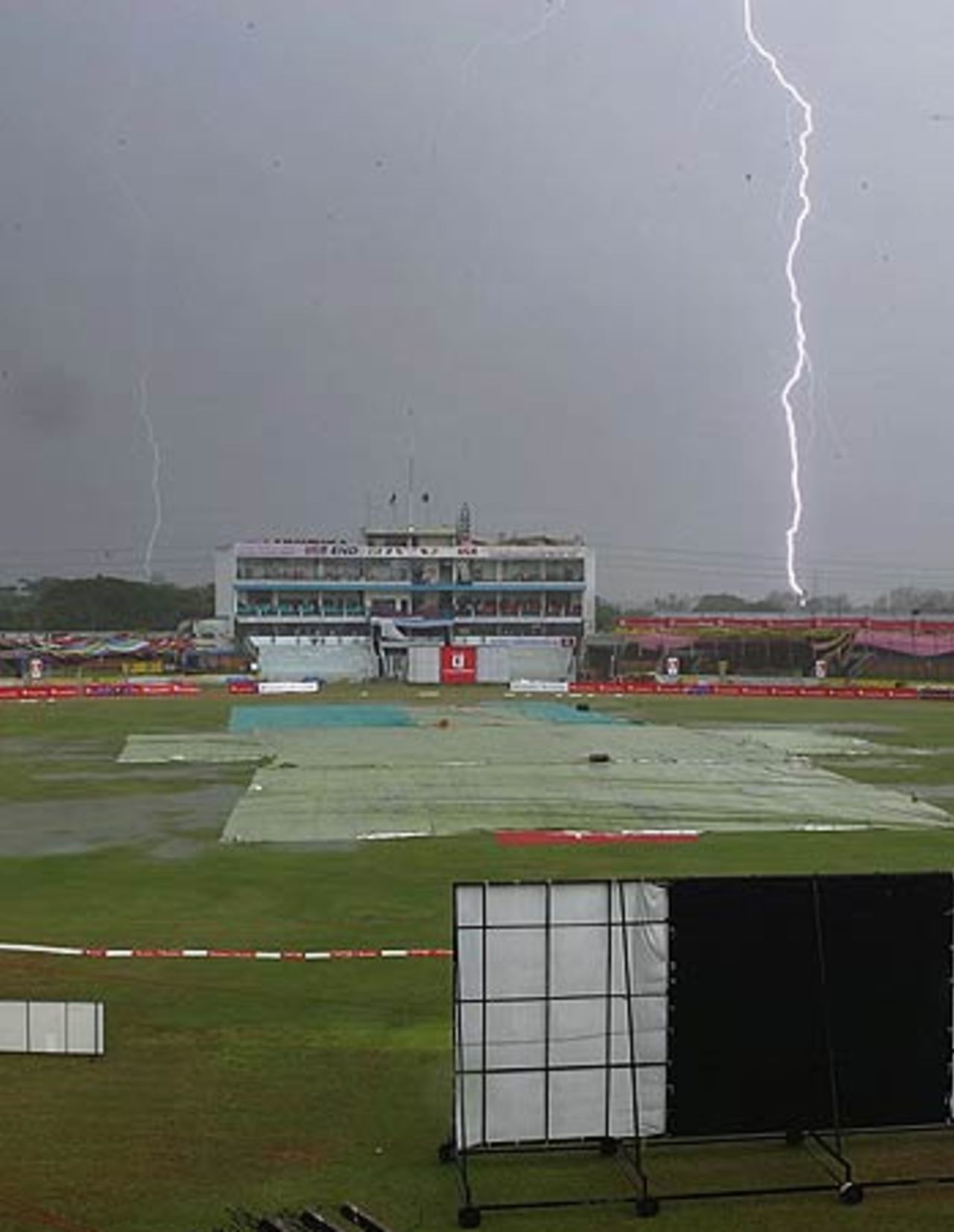 In a scene right out of <i>Twister</i>, lightning and stormy skies strike Chittagong on day two, Bangladesh v Australia, 2nd Test, Chittagong, 2nd day, April 17, 2006