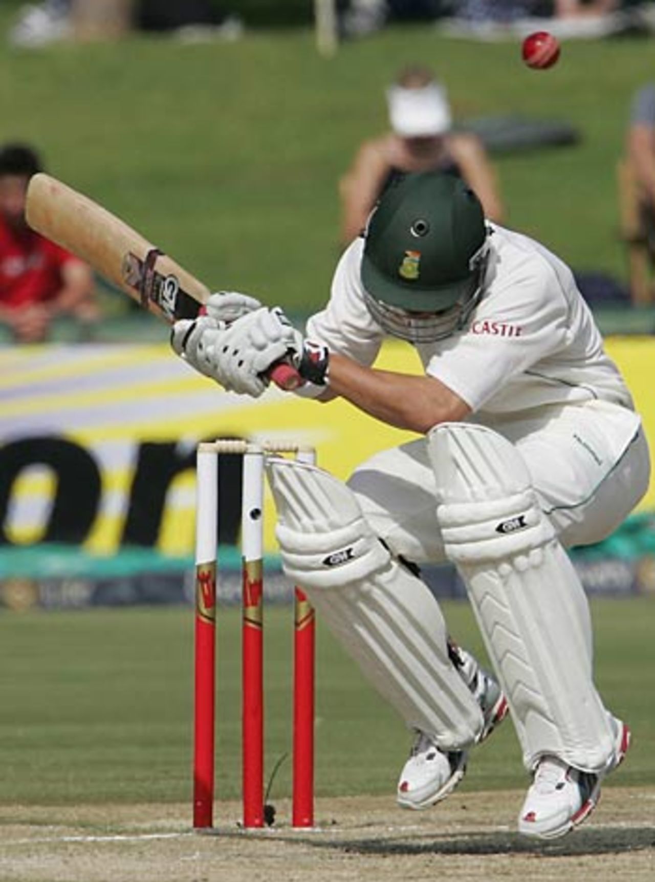 The South African batsmen were made to hop around by the New Zealand bowlers on a tough third morning, South Africa v New Zealand, 1st Test, Centurion Park, April 17, 2006