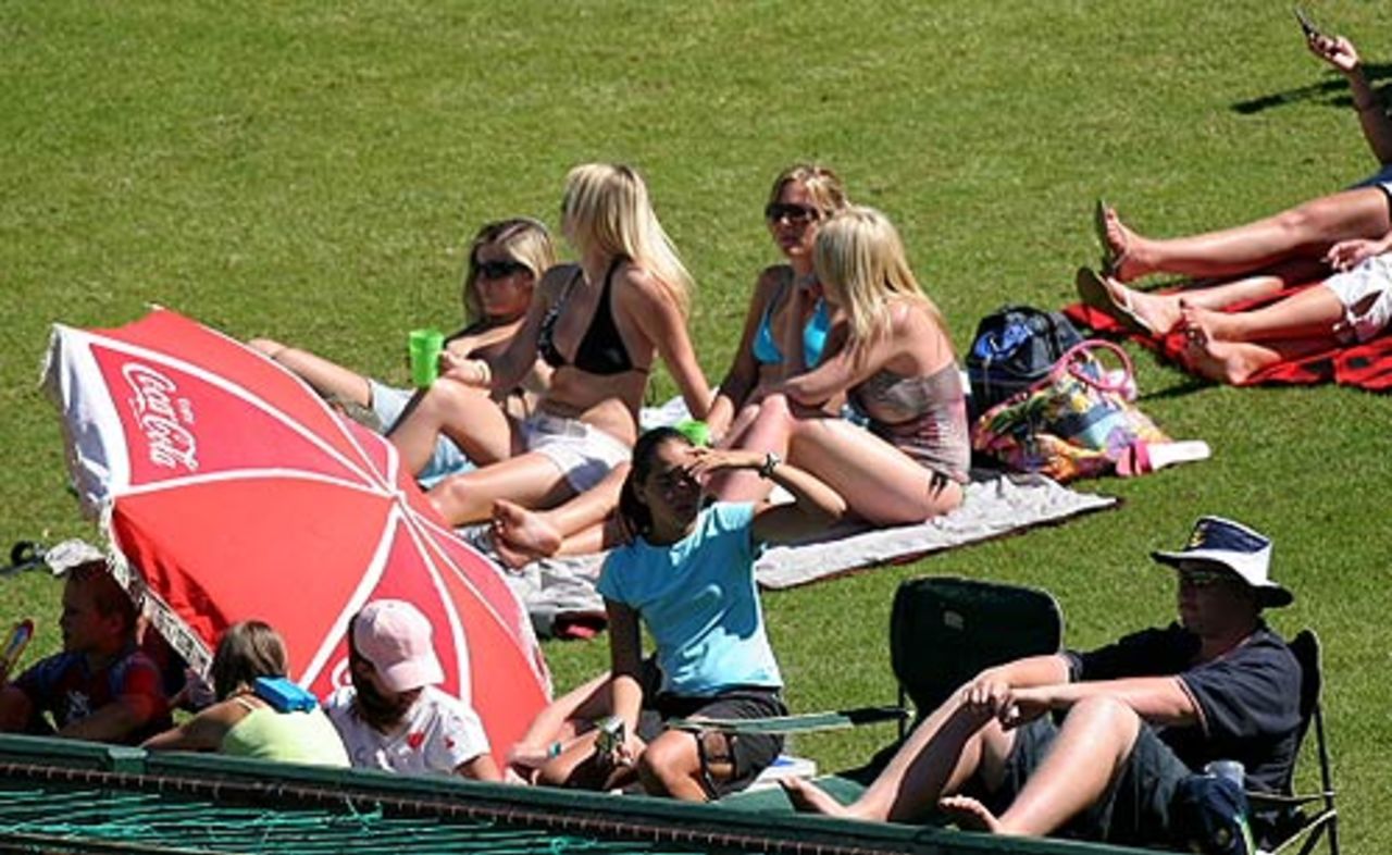 A section of the crowd at Centurion, South Africa v New Zealand, 1st Test, Centurion, 1st day, April 15 2006