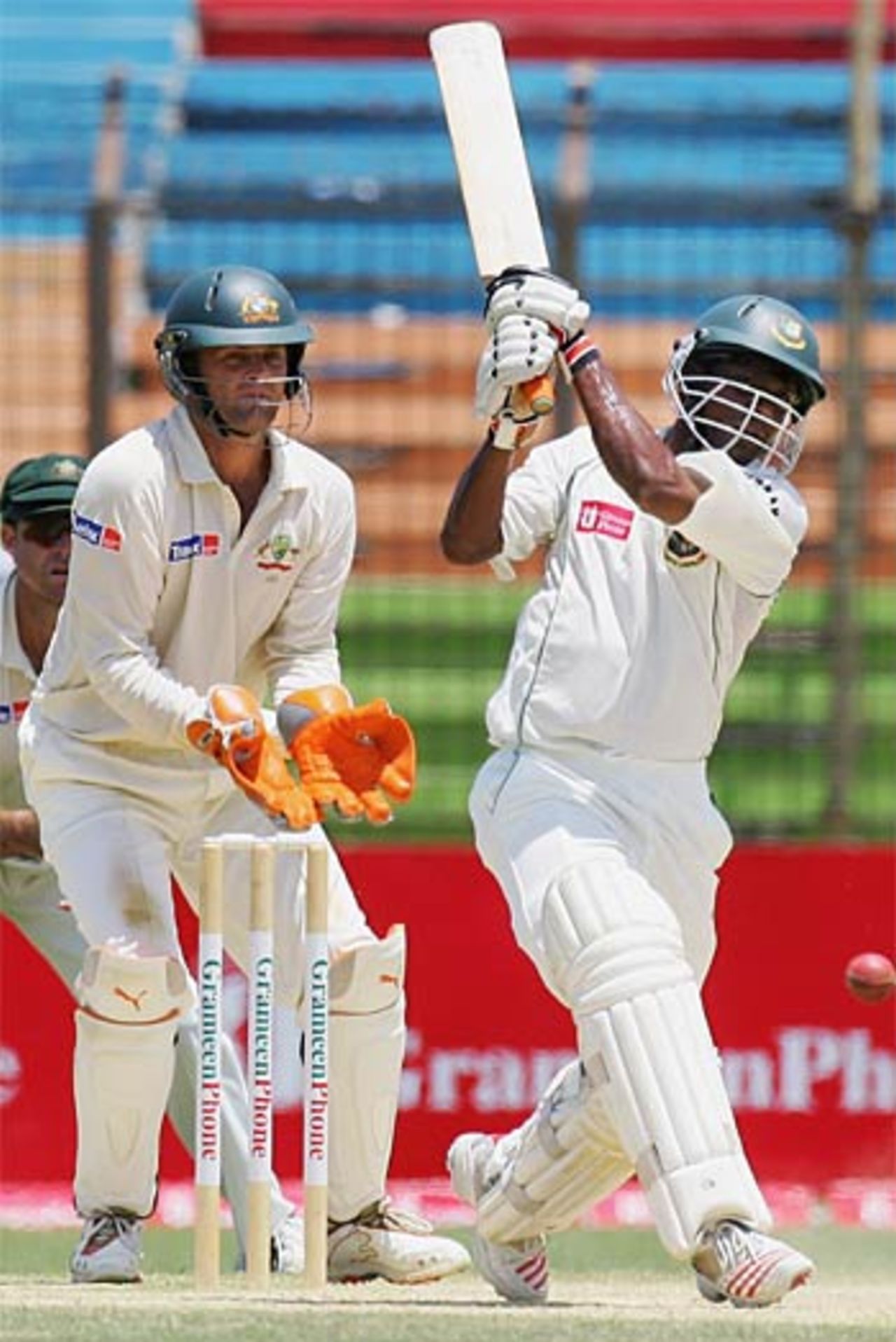 Going down swinging - Mohammad Rafique pummeled 65 with six sixes, Bangladesh v Australia, 2nd Test, Chittagong, 5th day, April 20 2006