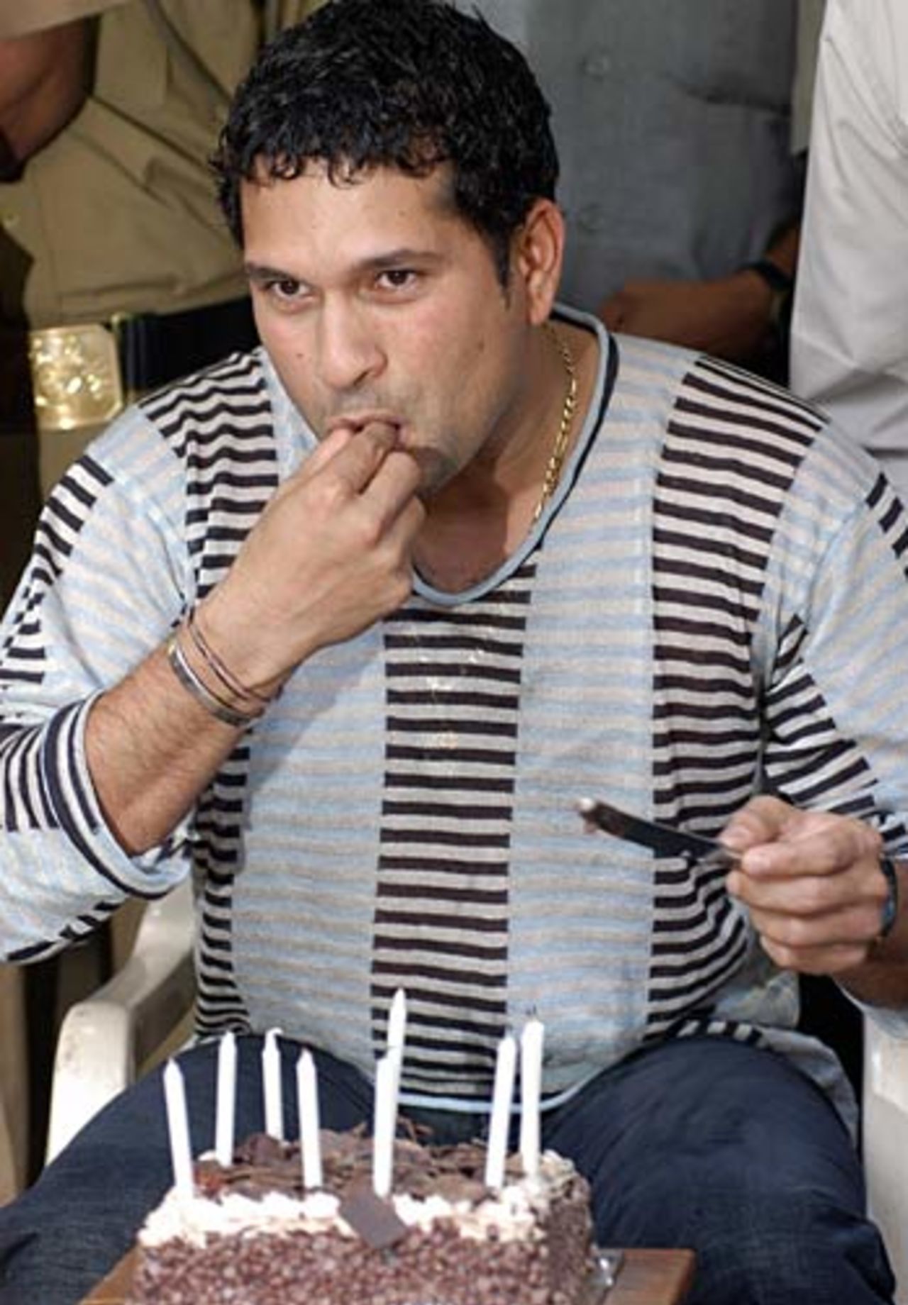 Sachin Tendulkar celebrates his 33rd birthday, Mumbai, April 24, 2006