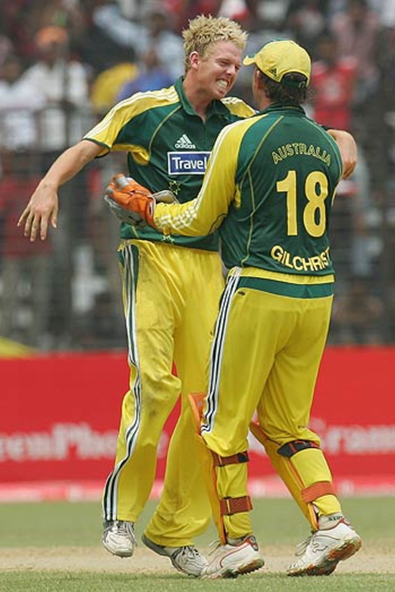 Dan Cullen celebrates his first ODI wicket, Bangladesh v Australia, 3rd ODI, Fatullah, April 28, 2006