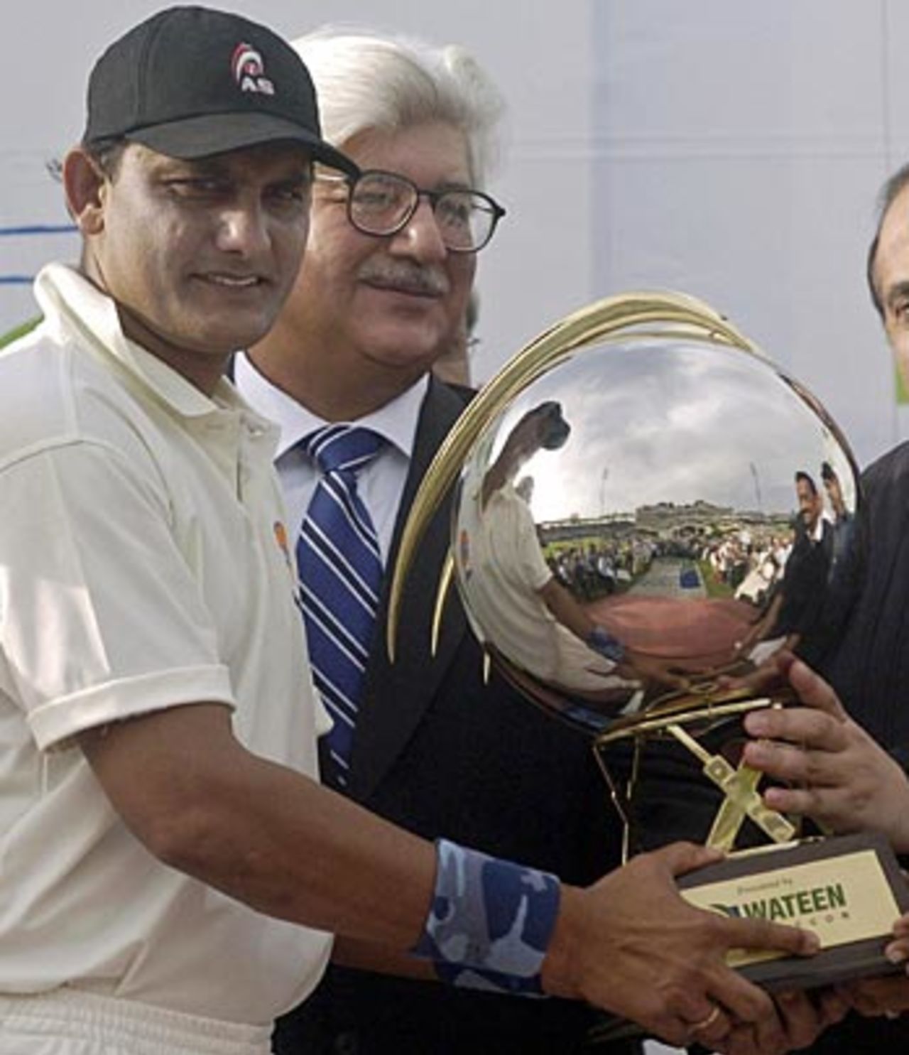 Mohammad Azharuddin holds the winners' trophy, Pakistan Seniors v India Seniors, Lahore, April 30, 2006
