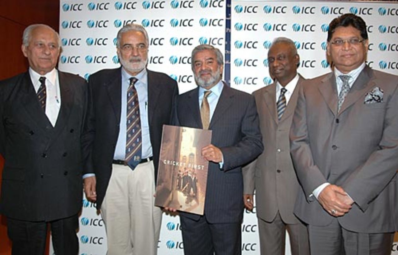 Ehsan Mani with representatives of the four Asian countries after they were awarded the hosting rights to the 2011 World Cup, Dubai, April 30, 2006