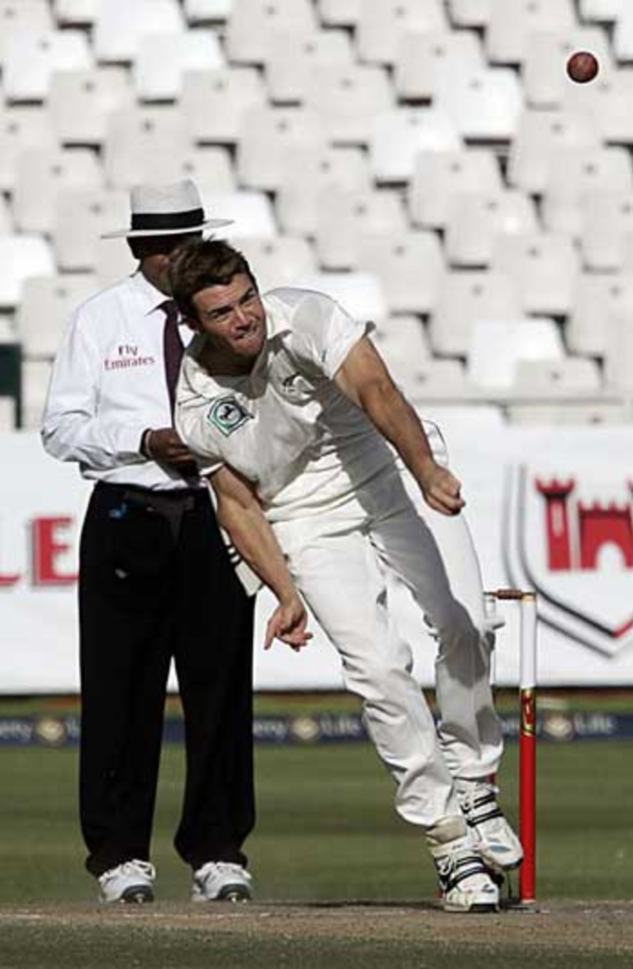 James Franklin took three wickets on the final morning, South Africa v New Zealand, 2nd Test, Cape Town, May 1, 2006
