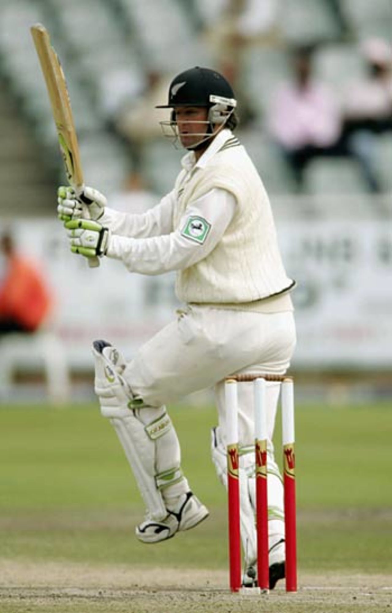 Nathan Astle pulls as the Test closes in on a draw, South Africa v New Zealand, 2nd Test, Cape Town, May 1, 2006
