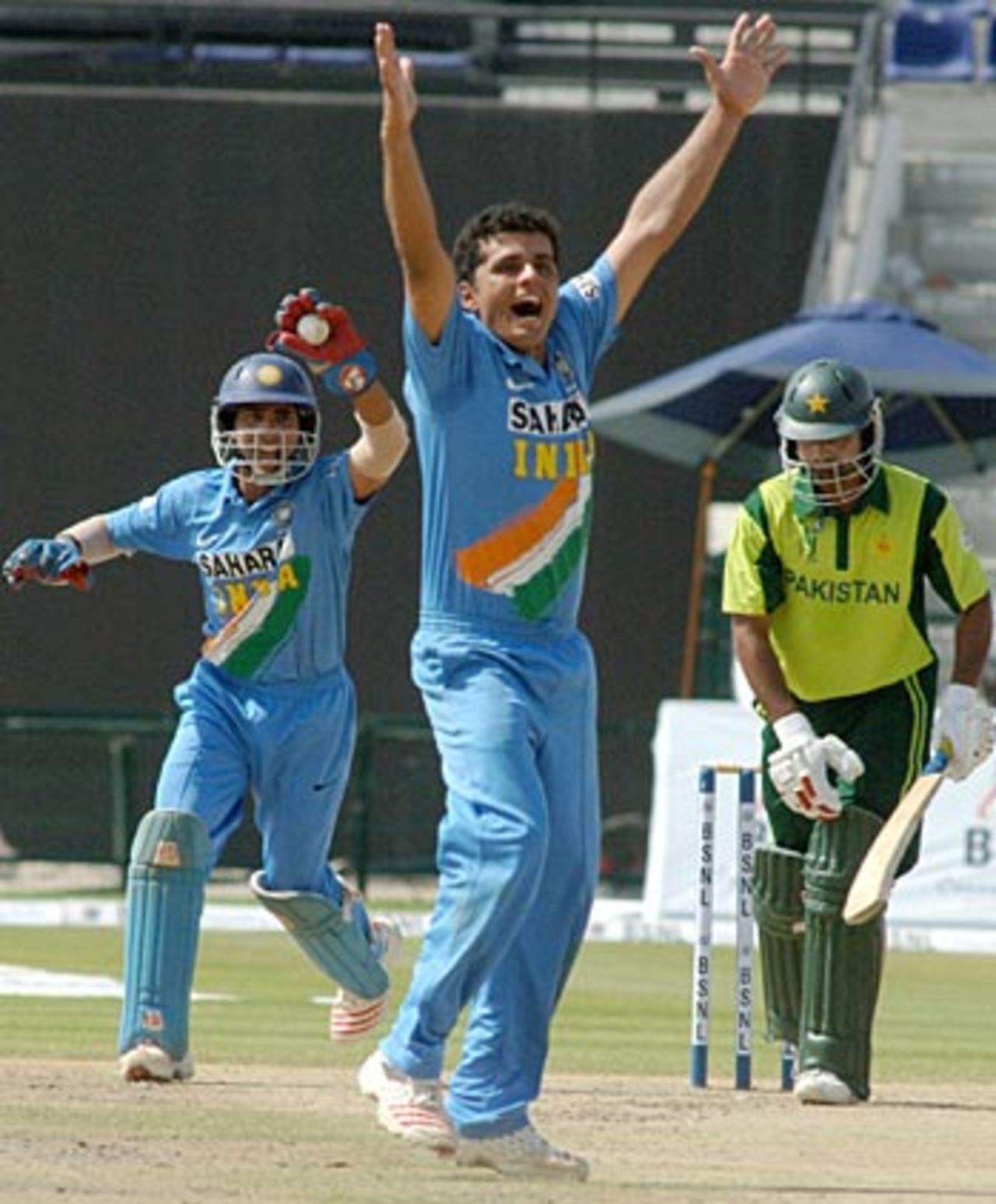 Dinesh Karthik and Reetinder Sodhi combine to dismiss Mohammad Hafeez, India A v Pakistan A, EurAsia Series, Abu Dhabi, May 5, 2006
