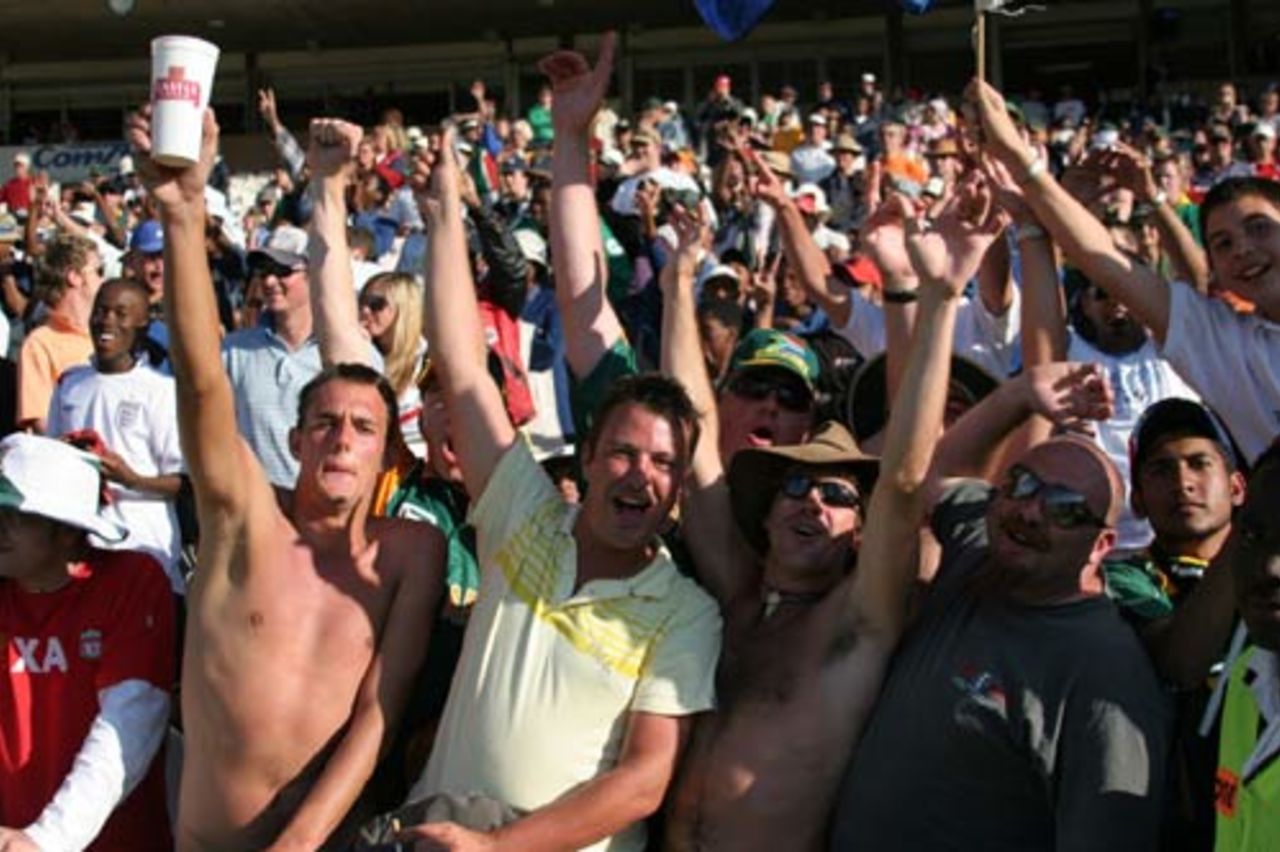 The crowd at Johannesburg celebrates victory, South Africa v New Zealand, 3rd Test, Johannesburg, May 7, 2006