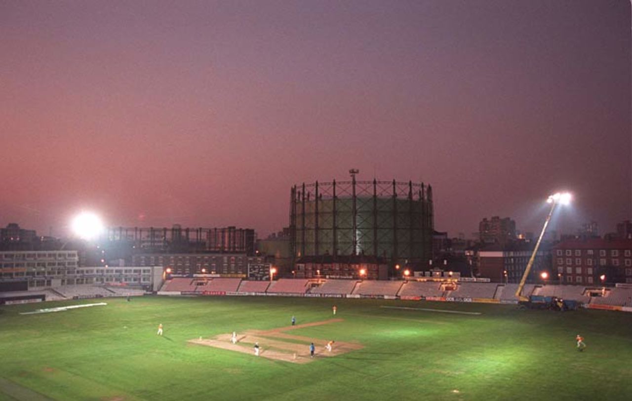 A deserted Oval during the ill-fated Sixes competition, September 21, 1994