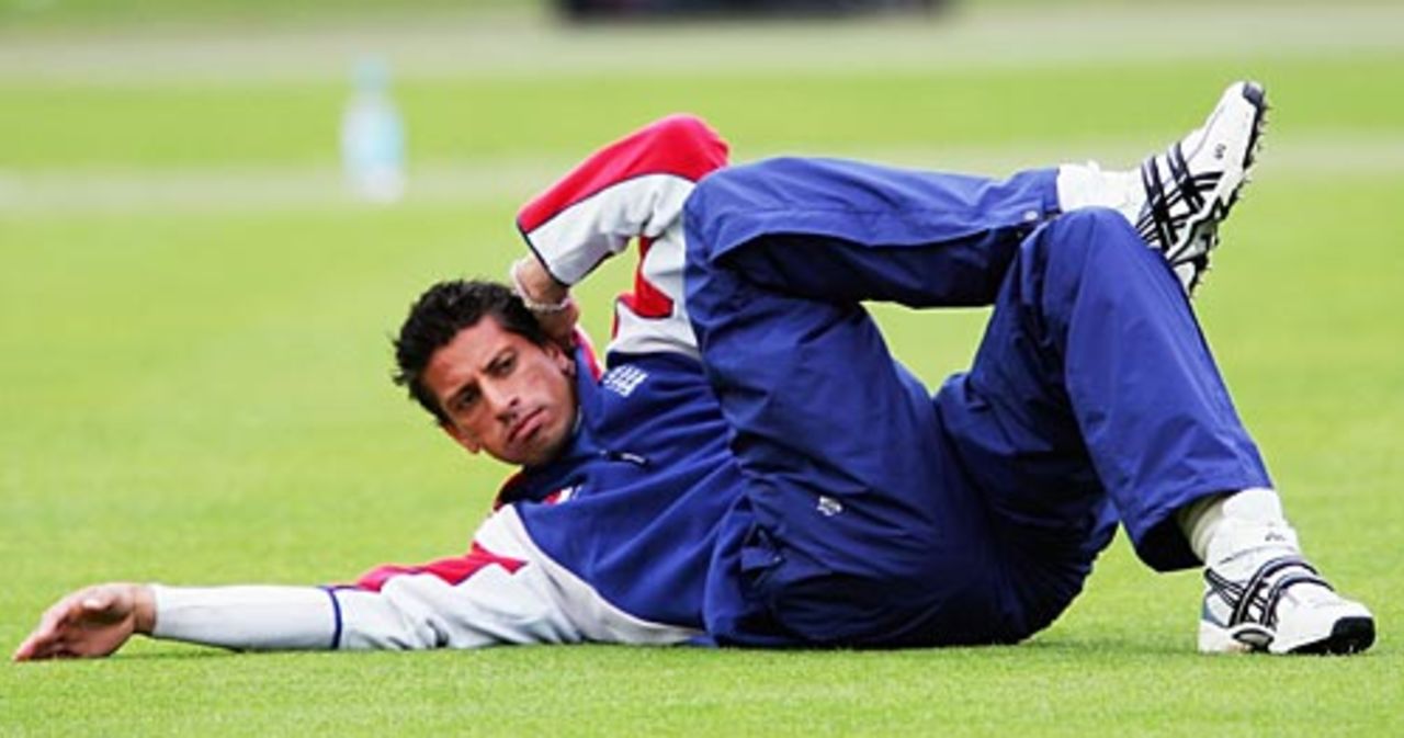 Sajid Mahmood limbers up ahead of practice, Lord's, May 9, 2006