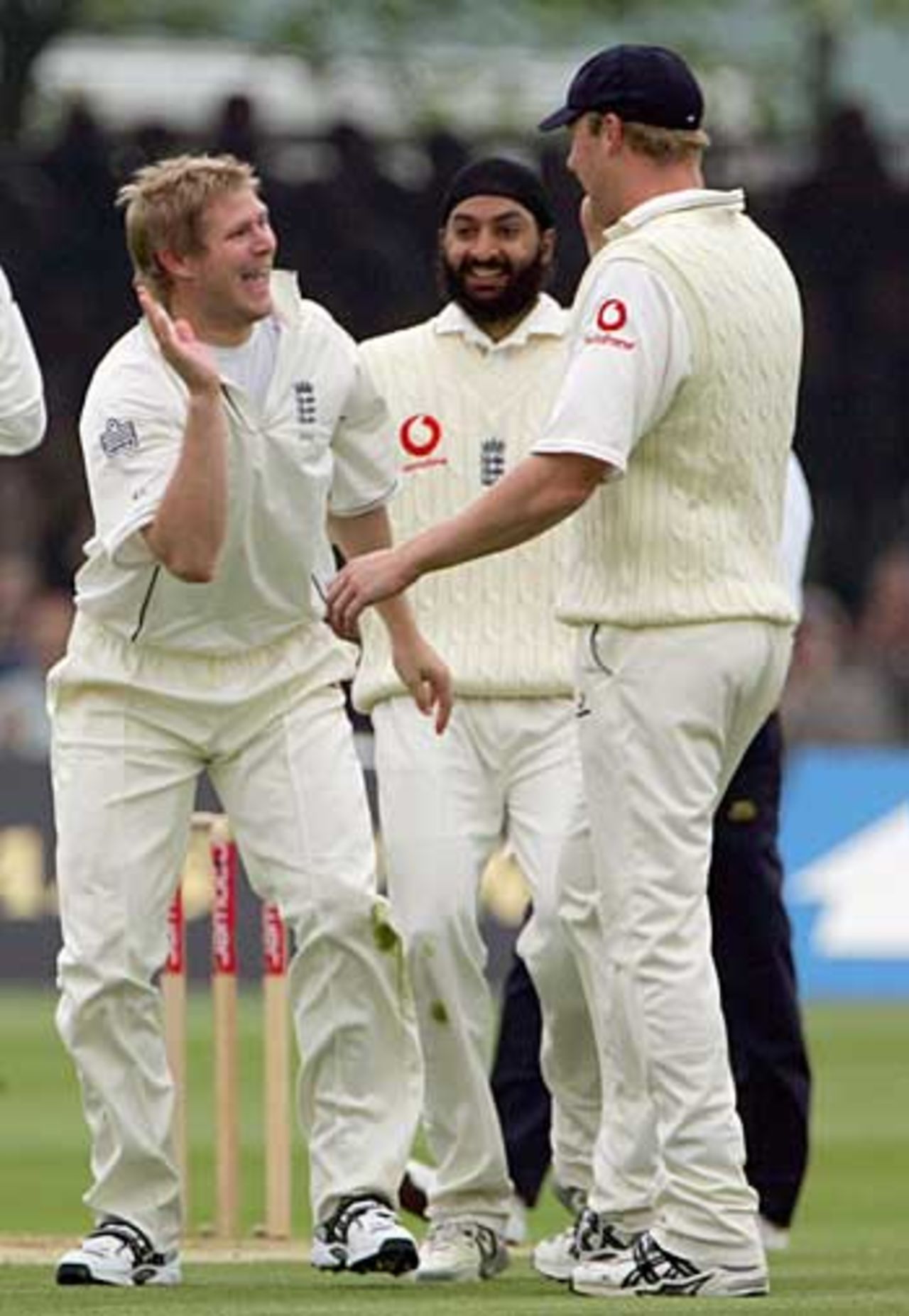 Matthew Hoggard is congratulated on his 200th Test wicket, Farveez Maharoof, England v Sri Lanka, 1st Test, Lord's, May 13, 2006