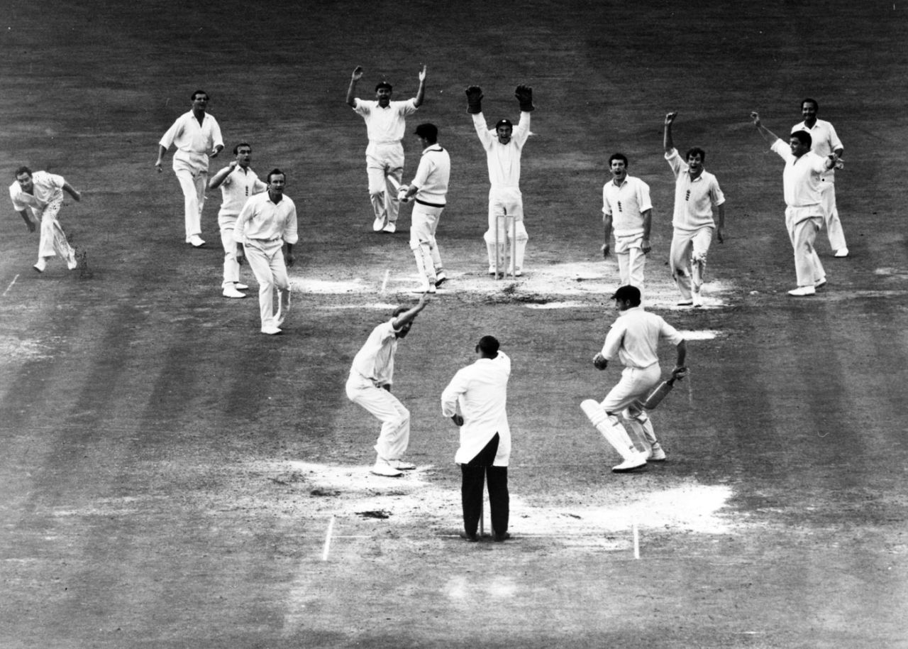 Derek Underwood traps John Inverarity lbw to secure a dramatic win, England v Australia, 5th Test, The Oval, August 27, 1968