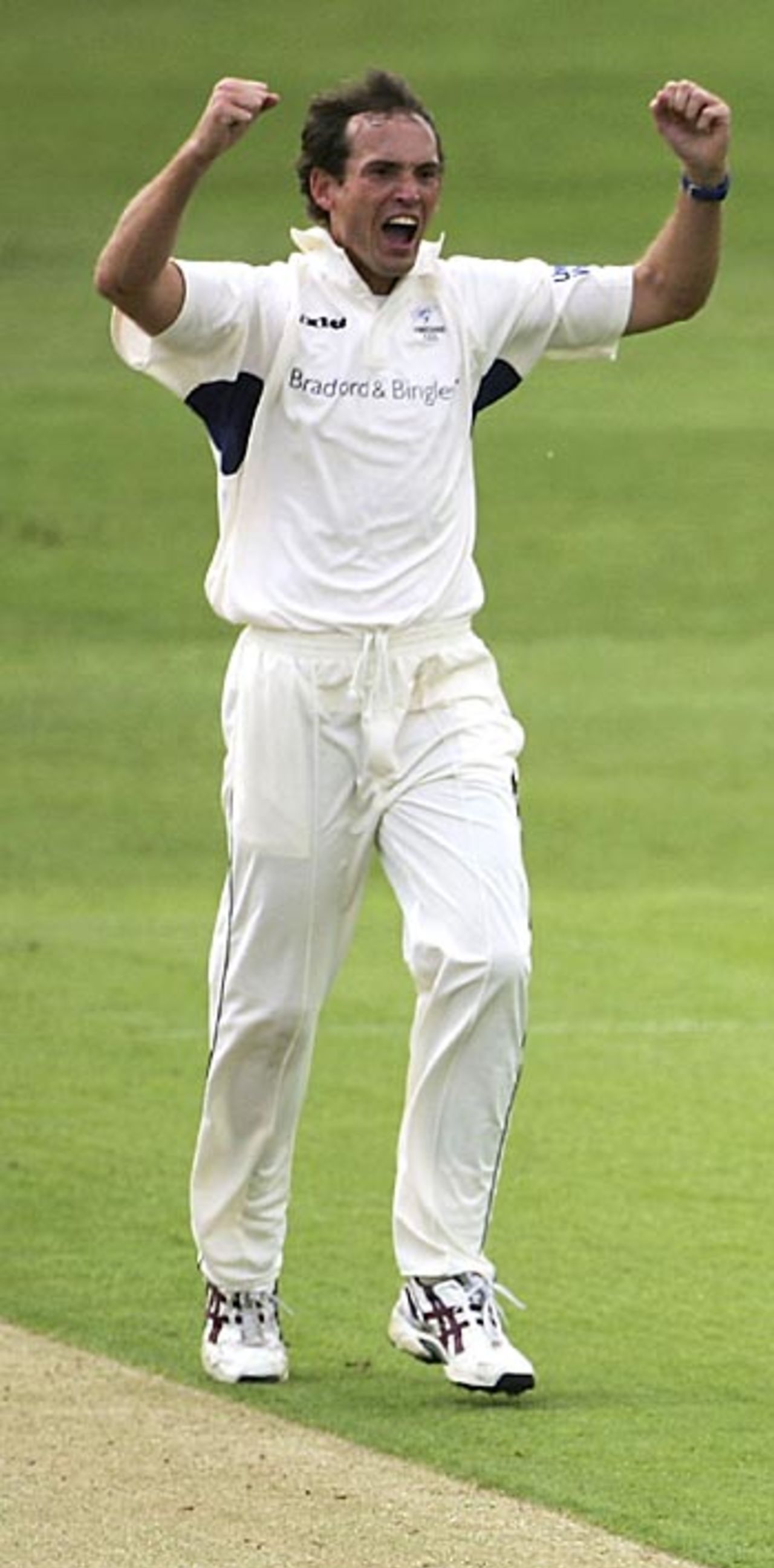 Dion Kruis celebrates Mark Chilton's wicket, Yorkshire v Lancashire, Headingley, May 16, 2006