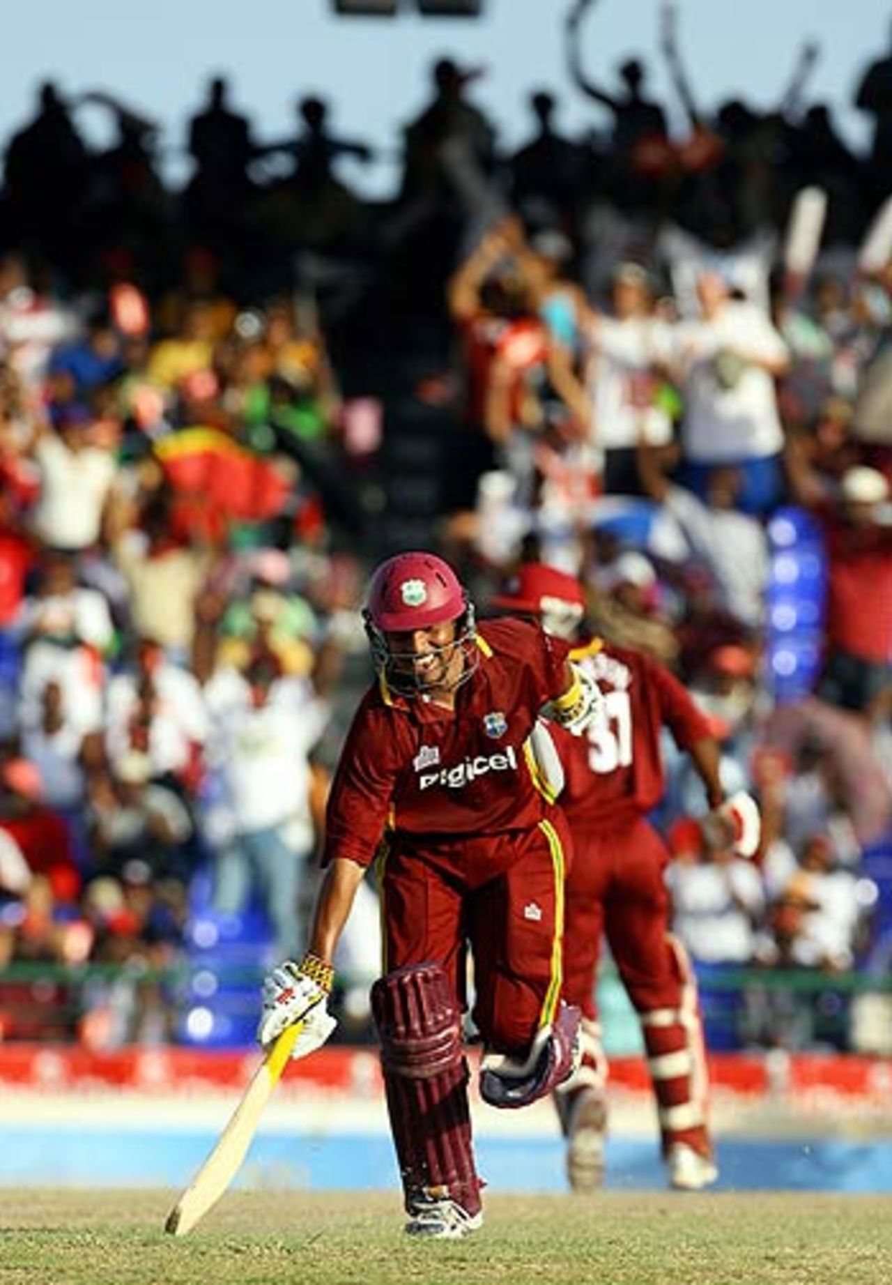Ramnaresh Sarwan scores the winning runs and Warner Park erupts, West Indies v India, 3rd ODI, St Kitts, May 23, 2006