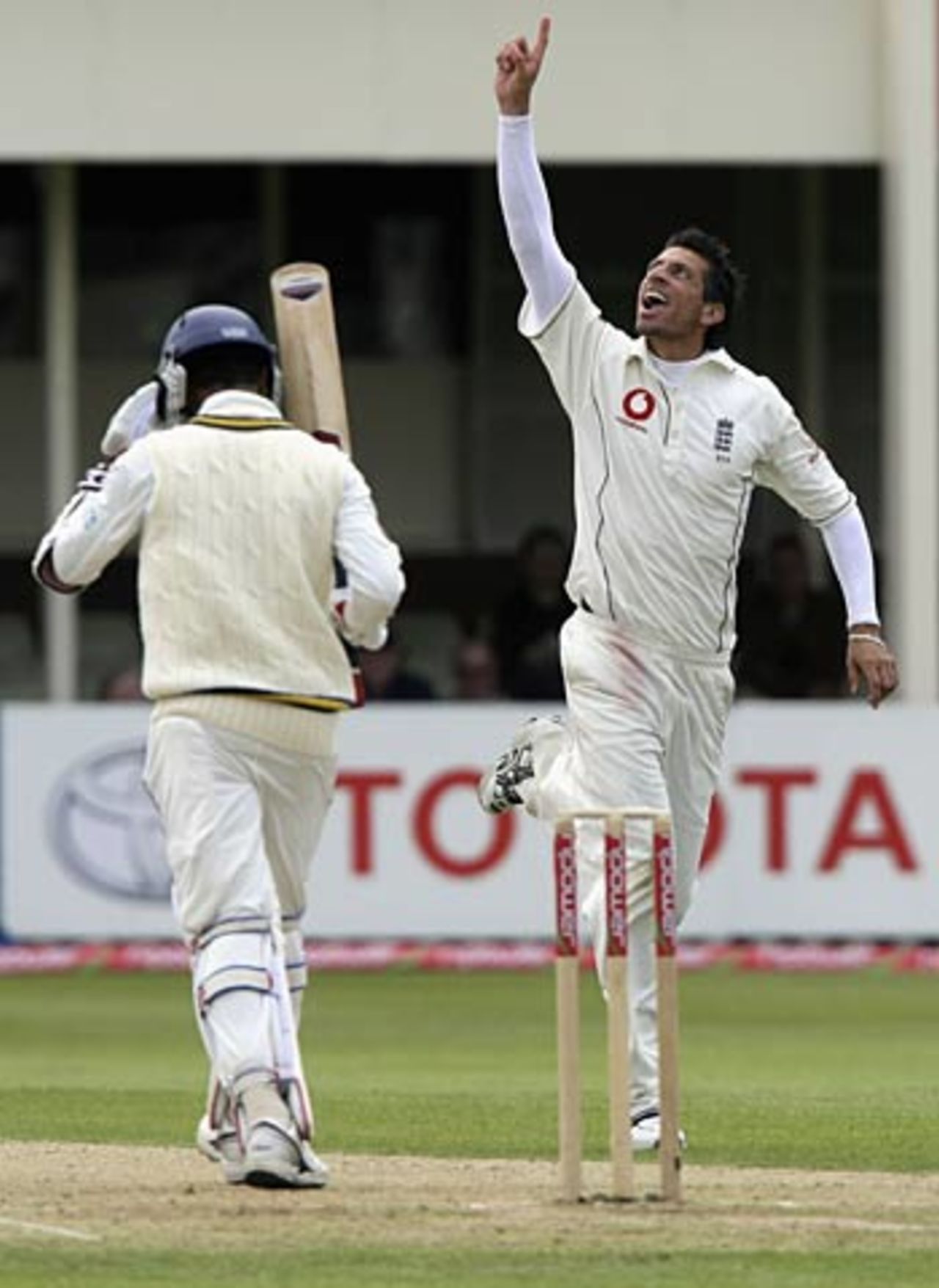 Sajid Mahmood looks skywards after claiming Nuwan Kulasekara, England v Sri Lanka, 2nd Test, Edgbaston, May 25, 2006