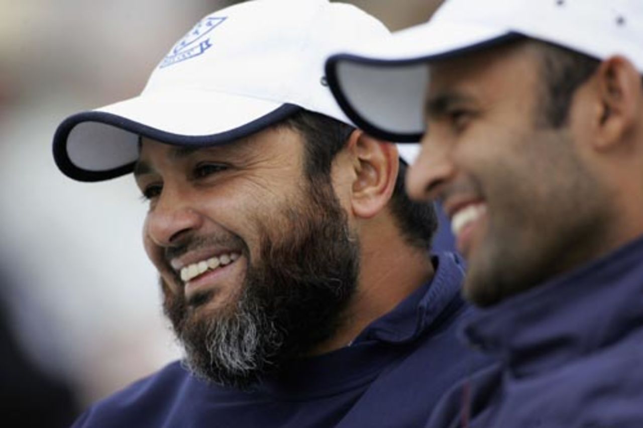 Mushtaq Ahmed and Rana Naved-ul-Hasan chat to reporters, Sussex v Middlesex, County Championship, Horsham, May 31, 2006