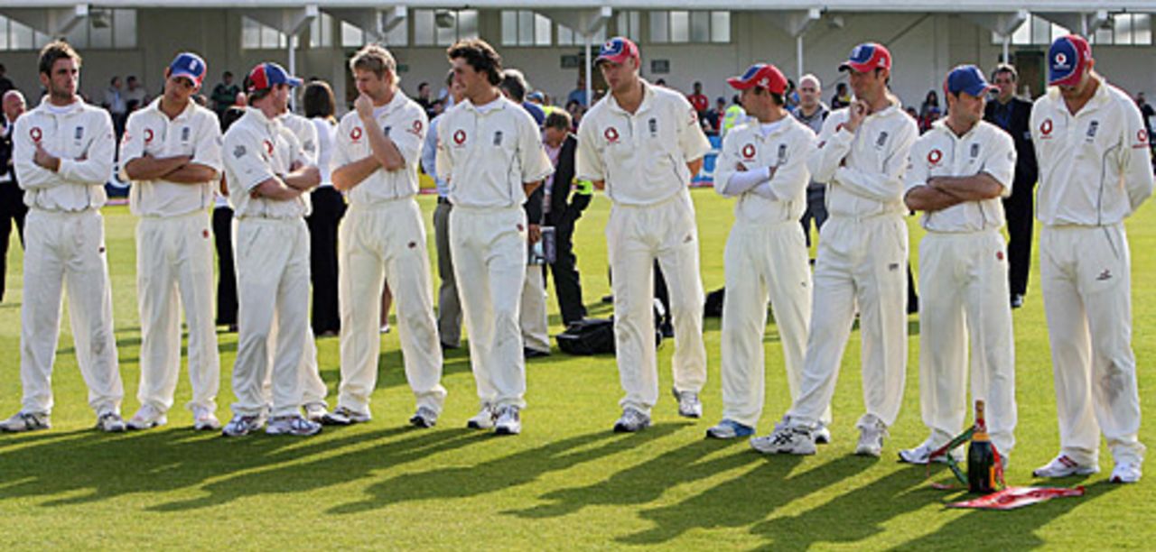 A downbeat England side after losing to Sri Lanka, England v Sri Lanka, 3rd Test, Trent Bridge, June 5, 2006